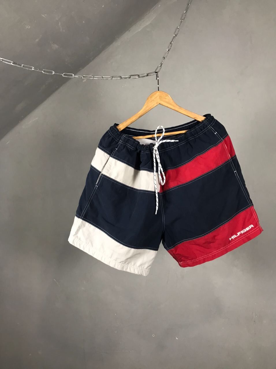 Tommy Hilfiger Tommy Hilfiger Vintage Short Size US 34 / EU 50 - 1 Thumbnail