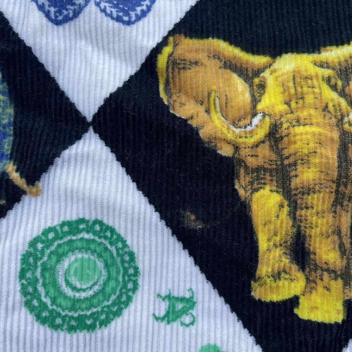 Vintage Versace Jeans Couture India Print Pattern Corduroy Shirt Size US S / EU 44-46 / 1 - 6 Thumbnail