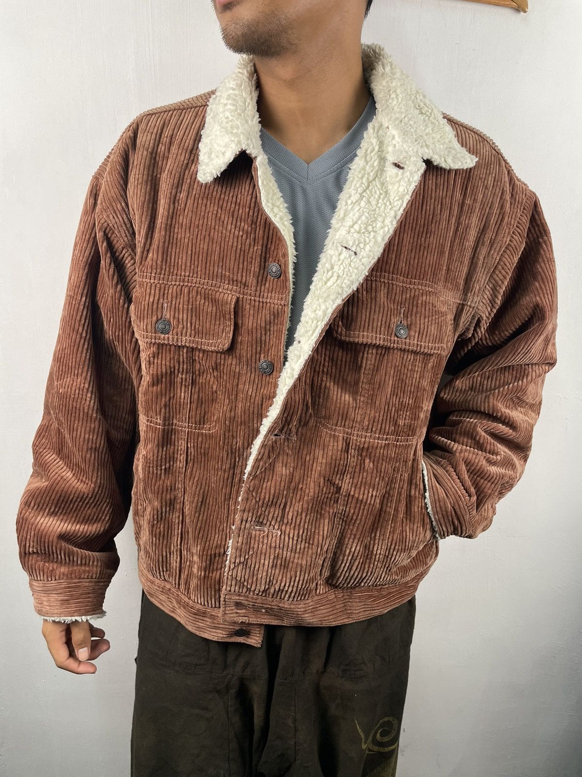 image of Gu Uniqlo Sherpa Corduroy Jacket in Brown, Men's (Size Large)