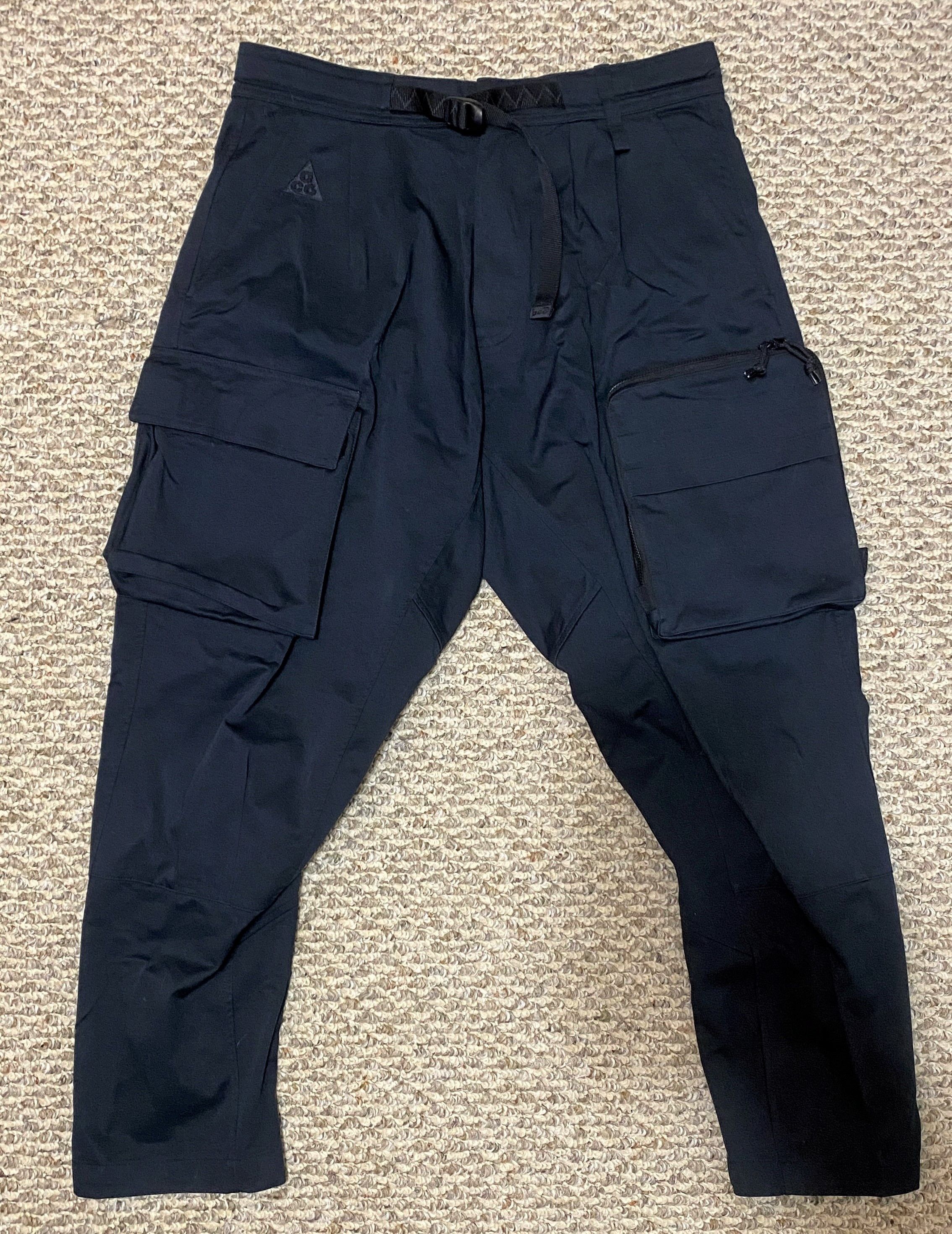 Nike ACG Woven Cargo Pants