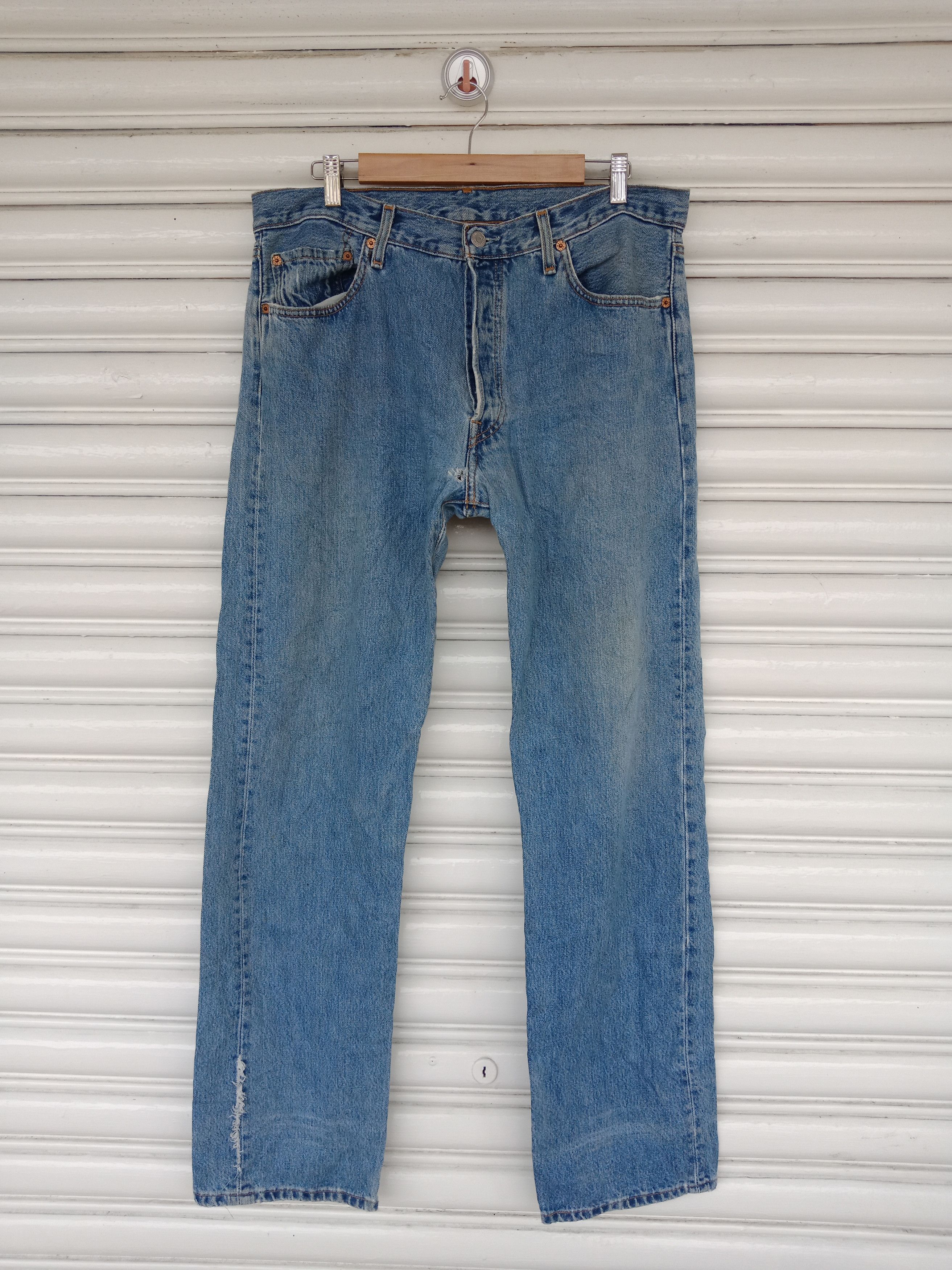 Levi's Levi's 501 Distressed Light Washed Made in USA (35" x 33") Size US 35 - 1 Thumbnail