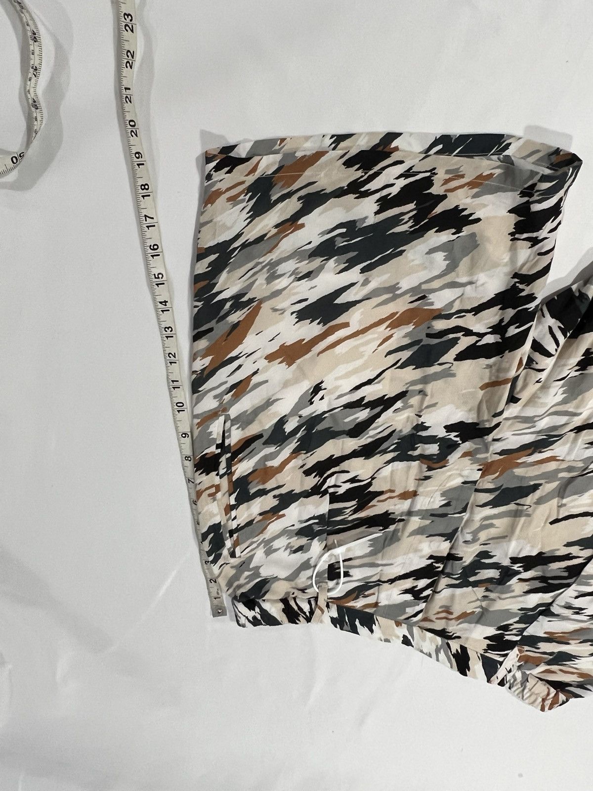 Lemaire Lemaire men’s elastic waist shorts. 50/34. $460 Size US 34 / EU 50 - 2 Thumbnail