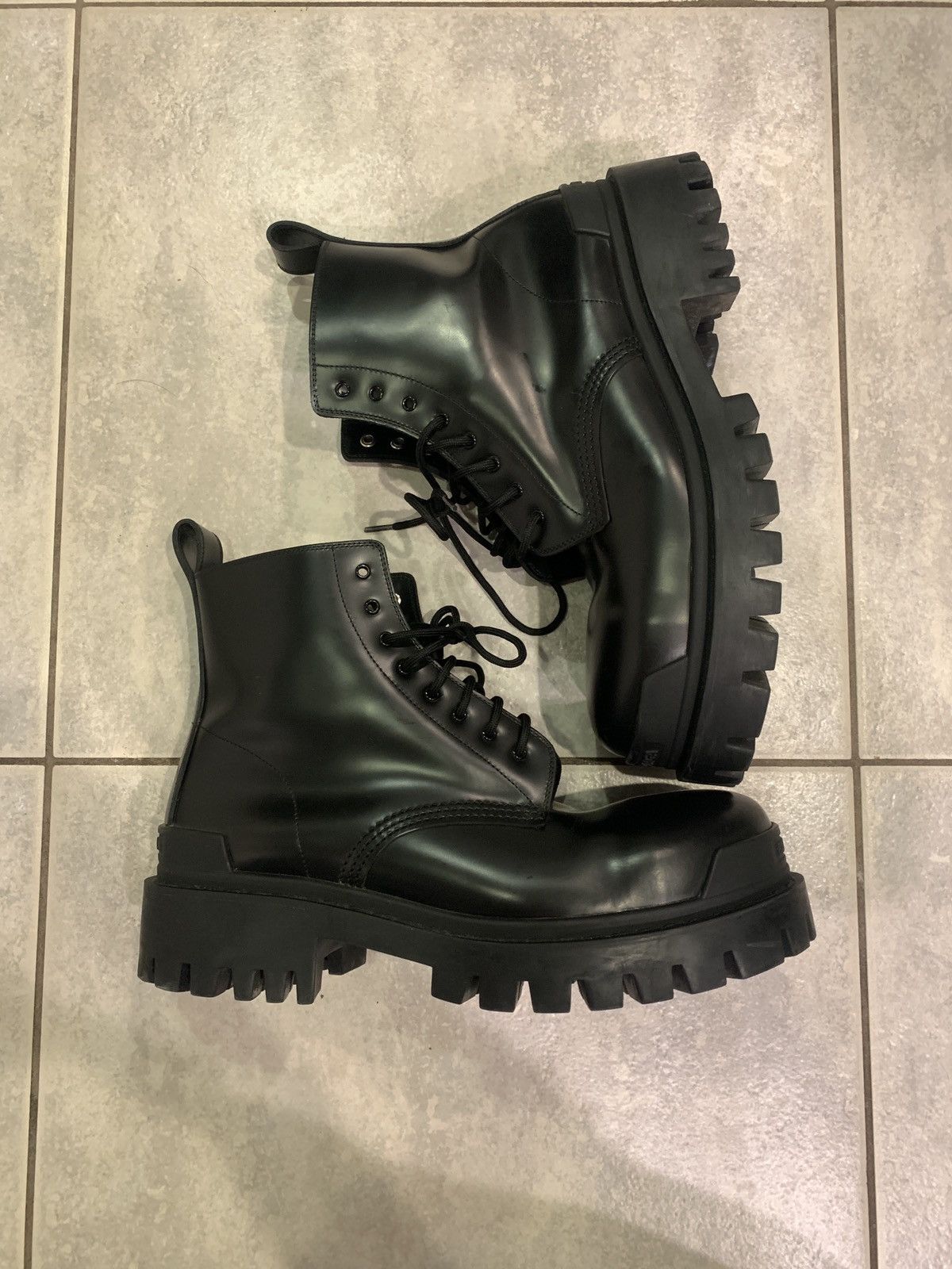 balenciaga strike boots