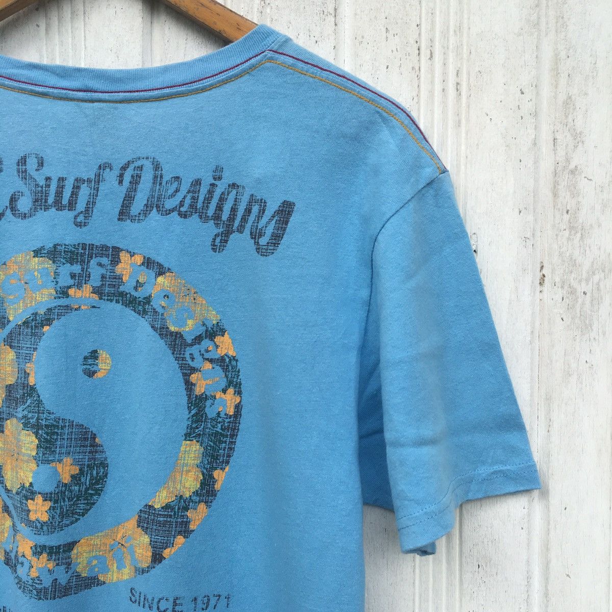 Vintage Vintage T&C Surf Hawaii Surfboard Tshirt Size US M / EU 48-50 / 2 - 3 Thumbnail