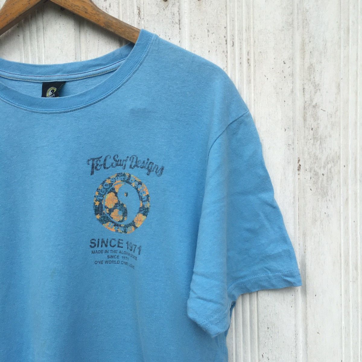 Vintage Vintage T&C Surf Hawaii Surfboard Tshirt Size US M / EU 48-50 / 2 - 8 Thumbnail