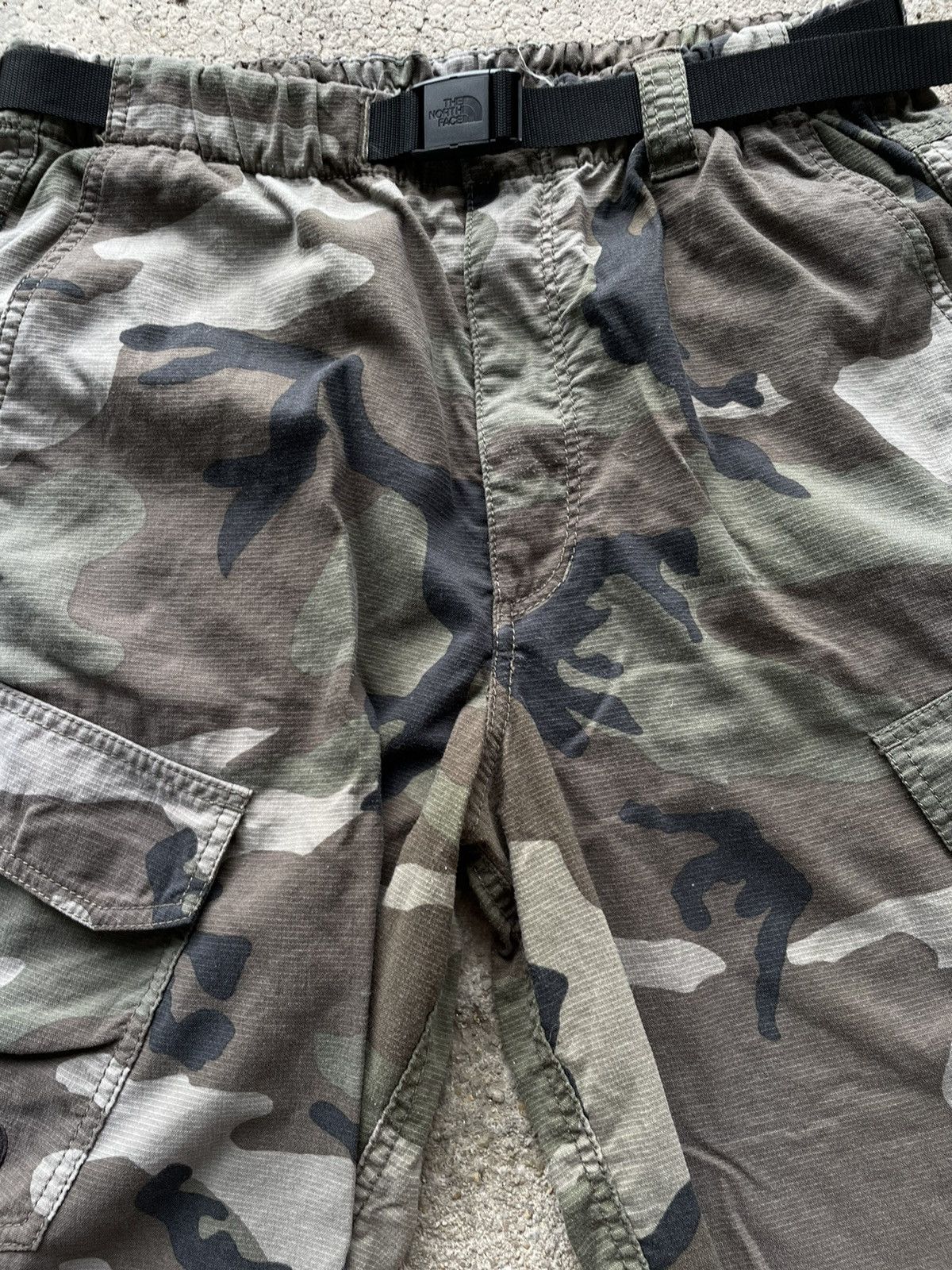 The North Face The North Face Camo shorts pants Size US 33 - 7 Thumbnail