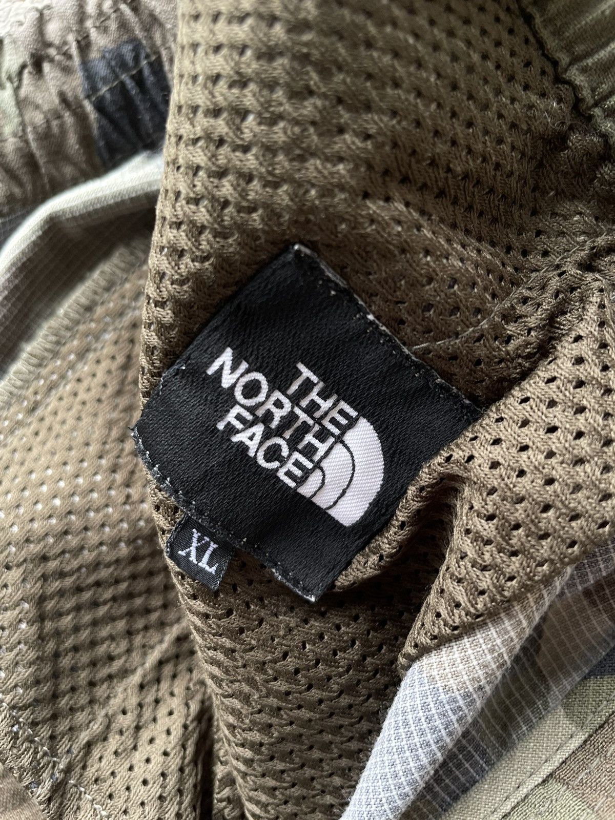 The North Face The North Face Camo shorts pants Size US 33 - 8 Thumbnail