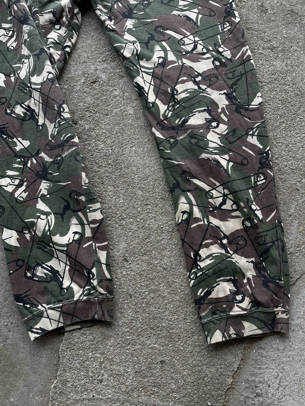 Hysteric Glamour Hysteric Glamour Joggers pants camo design Size US 30 / EU 46 - 7 Thumbnail