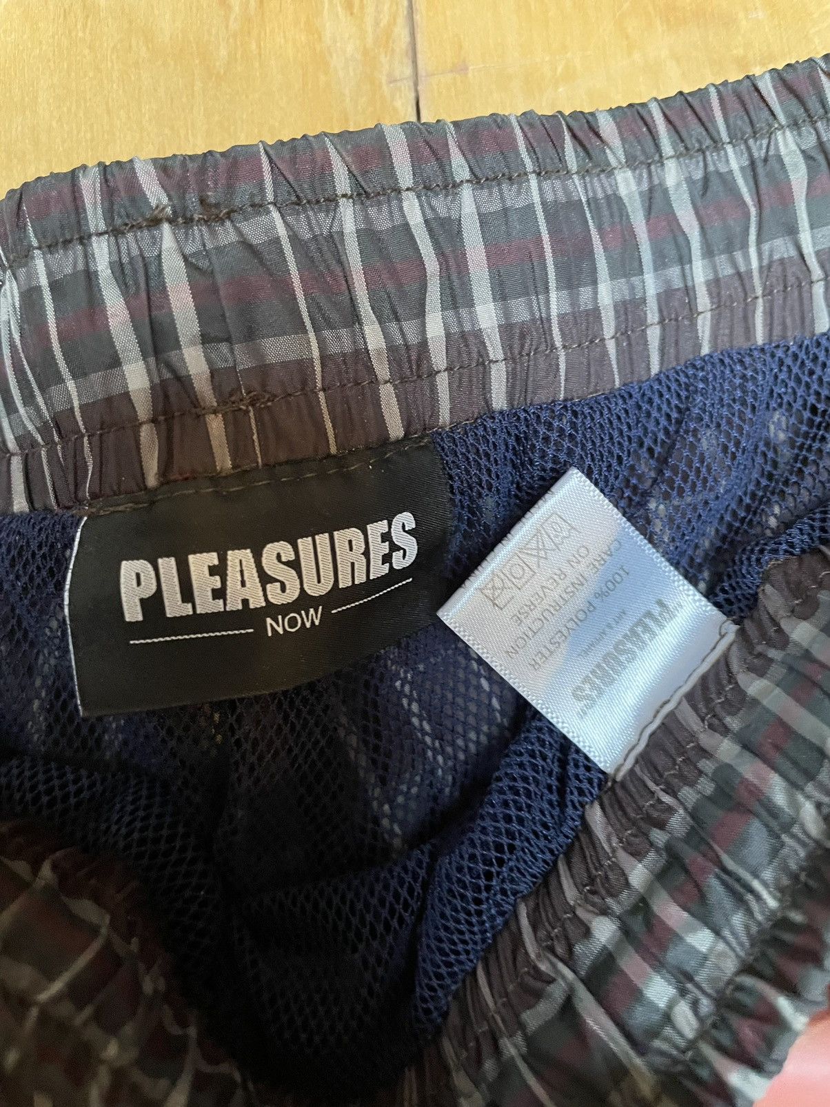 Pleasures Pleasures plaid nylon synched pants size medium Size US 30 / EU 46 - 4 Thumbnail