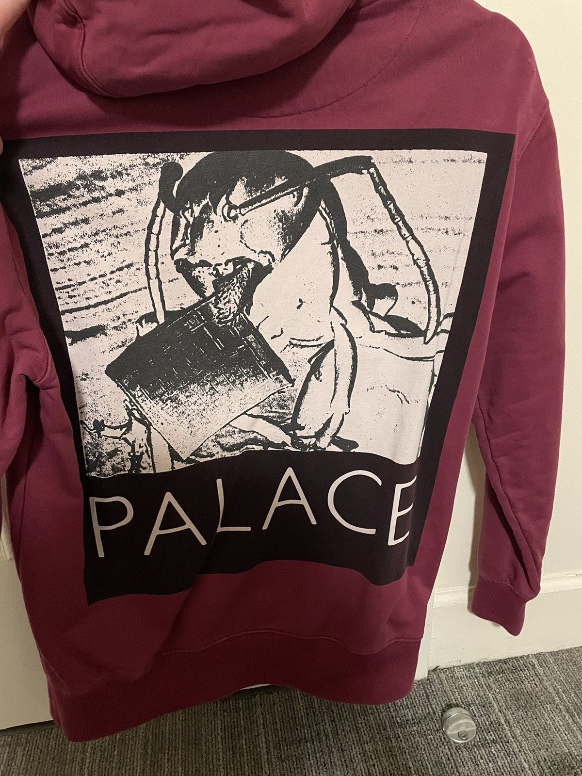 Palace chip hoodie hotsell