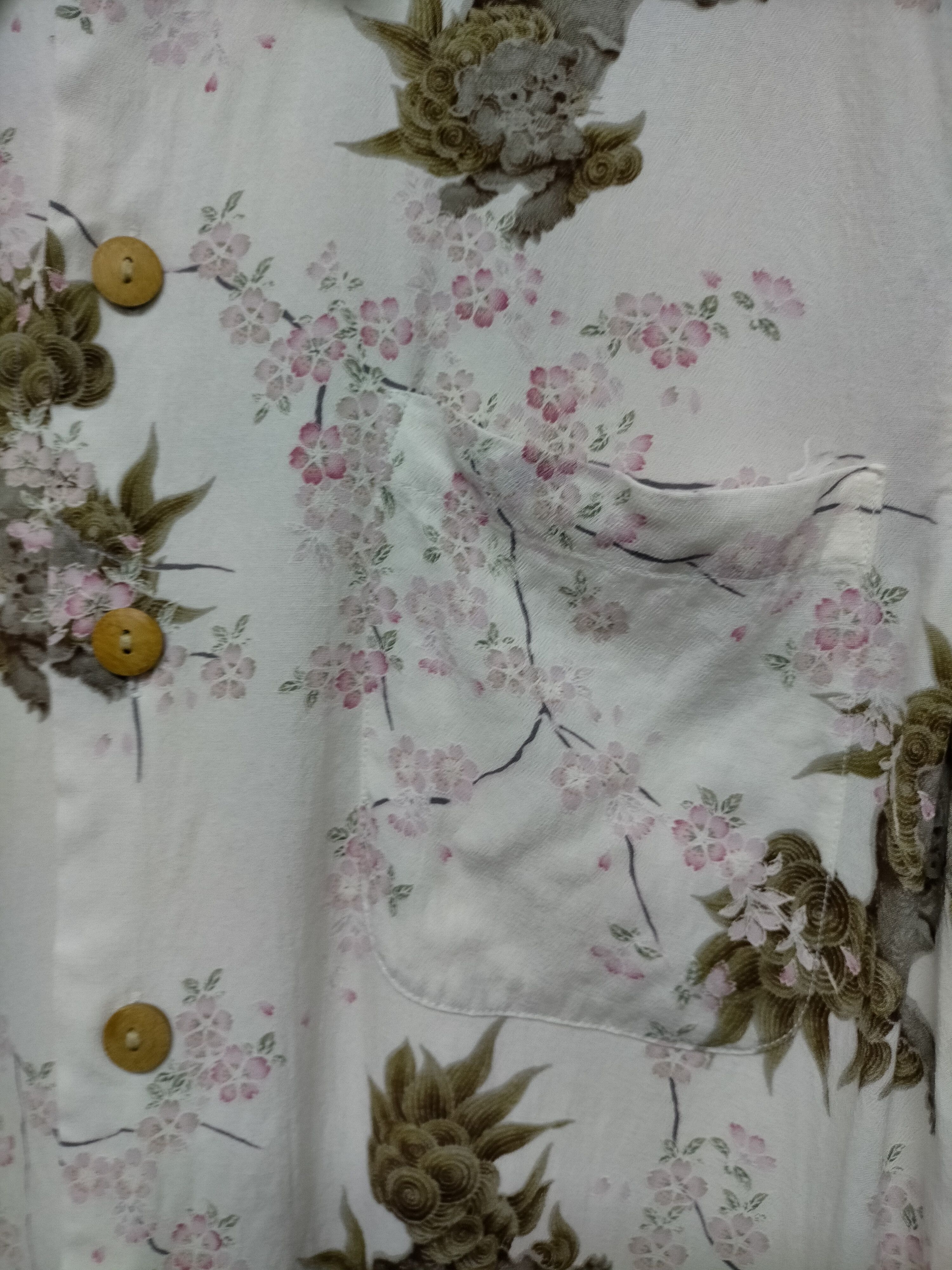 Japanese Brand Oniwa Soto Rayon Crepe Hawaiian shirt Size US L / EU 52-54 / 3 - 5 Thumbnail