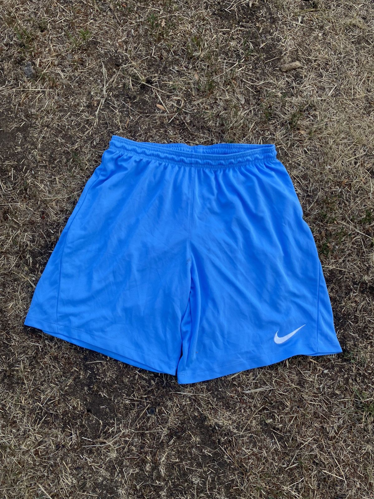 Nike Vintage Nike shorts streetwear swoosh casual y2k size XL Size US 36 / EU 52 - 1 Thumbnail