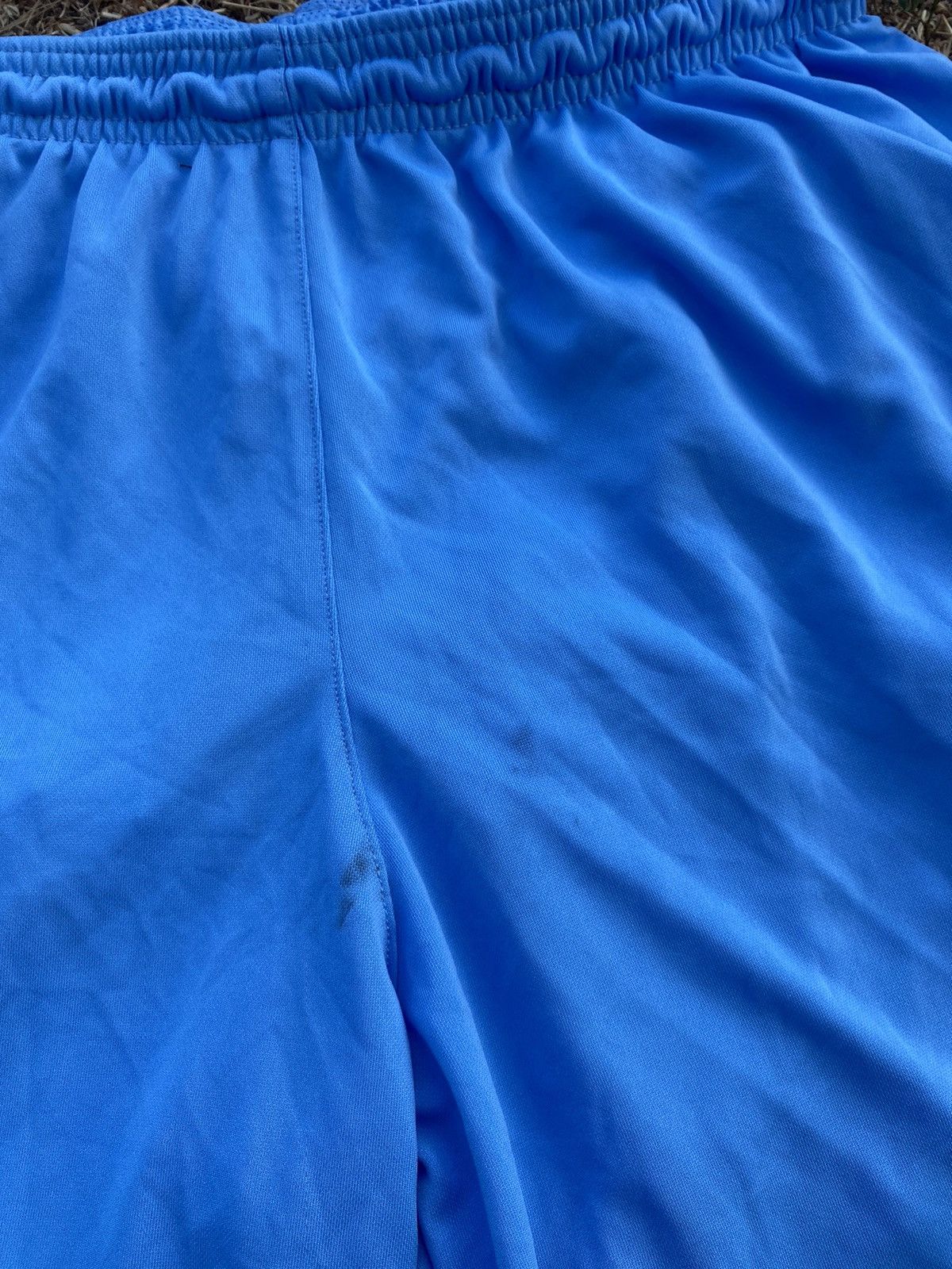 Nike Vintage Nike shorts streetwear swoosh casual y2k size XL Size US 36 / EU 52 - 2 Thumbnail