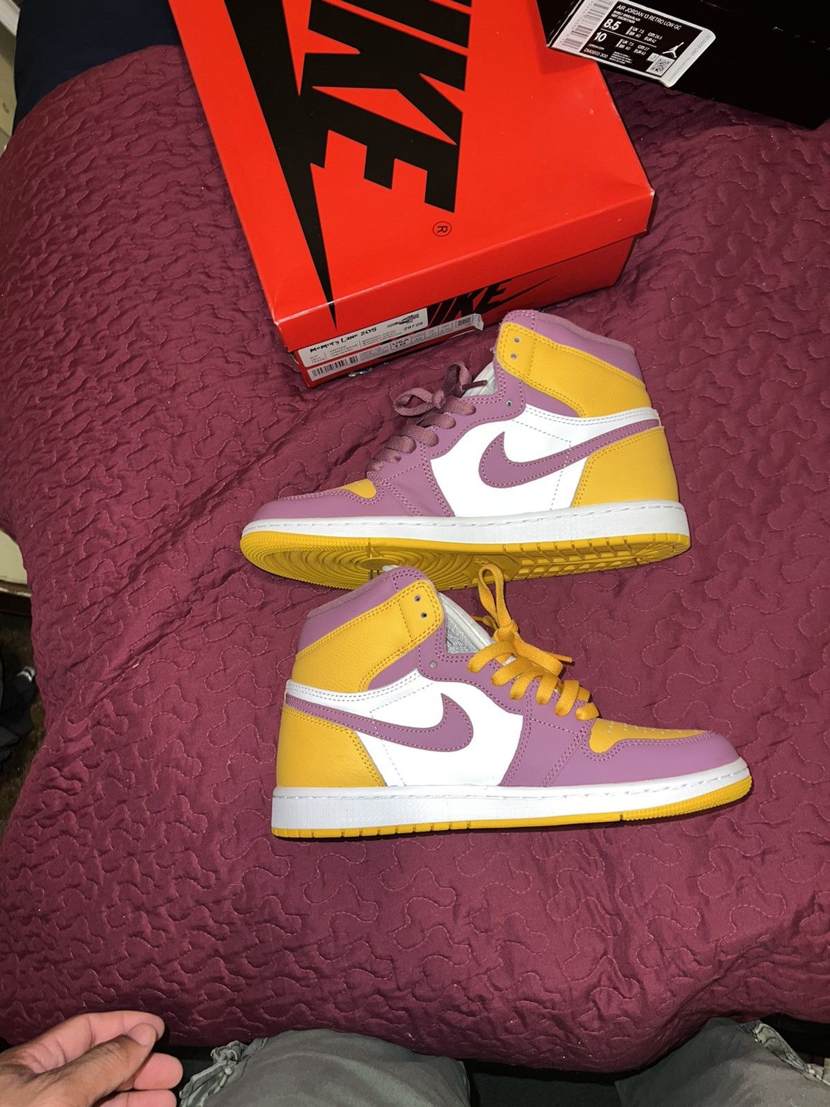 Jordan Brand Air Jordan 1 Retro Size US 8.5 / EU 41-42 - 3 Thumbnail