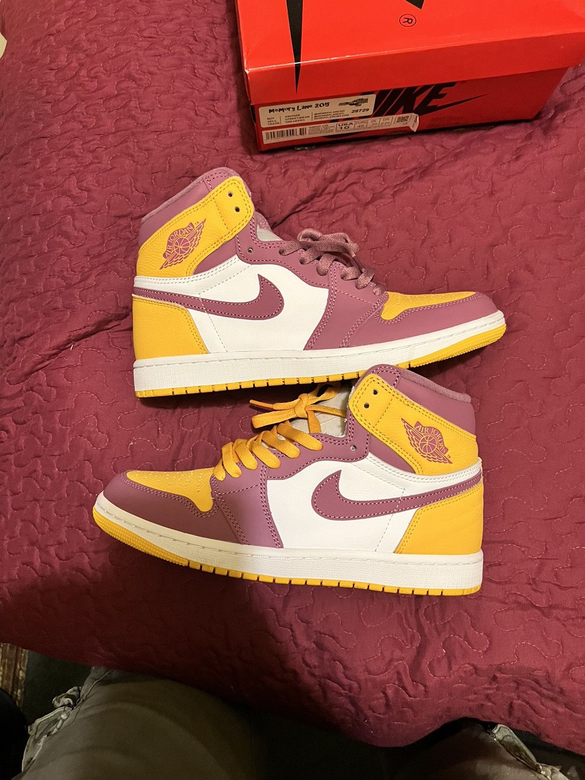 Jordan Brand Air Jordan 1 Retro Size US 8.5 / EU 41-42 - 4 Thumbnail