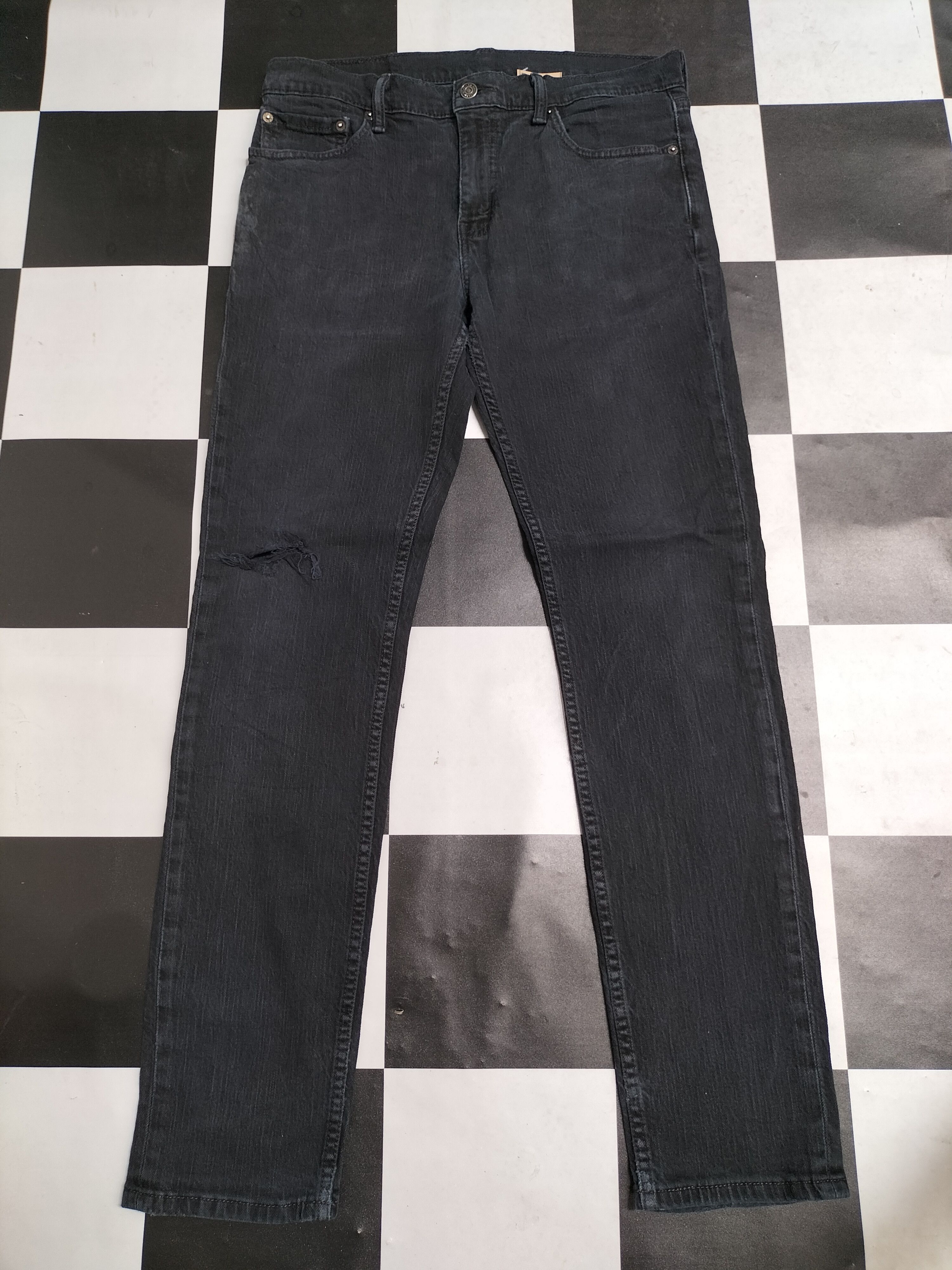 image of Levis 511 Black Slim Denim Jeans L467, Men's (Size 32)