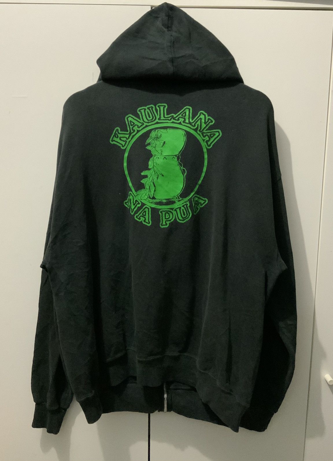 image of Archival Clothing x Jerzees Vintage Jerzees Kaulana Na Pua Hoodie in Black, Men's (Size XL)