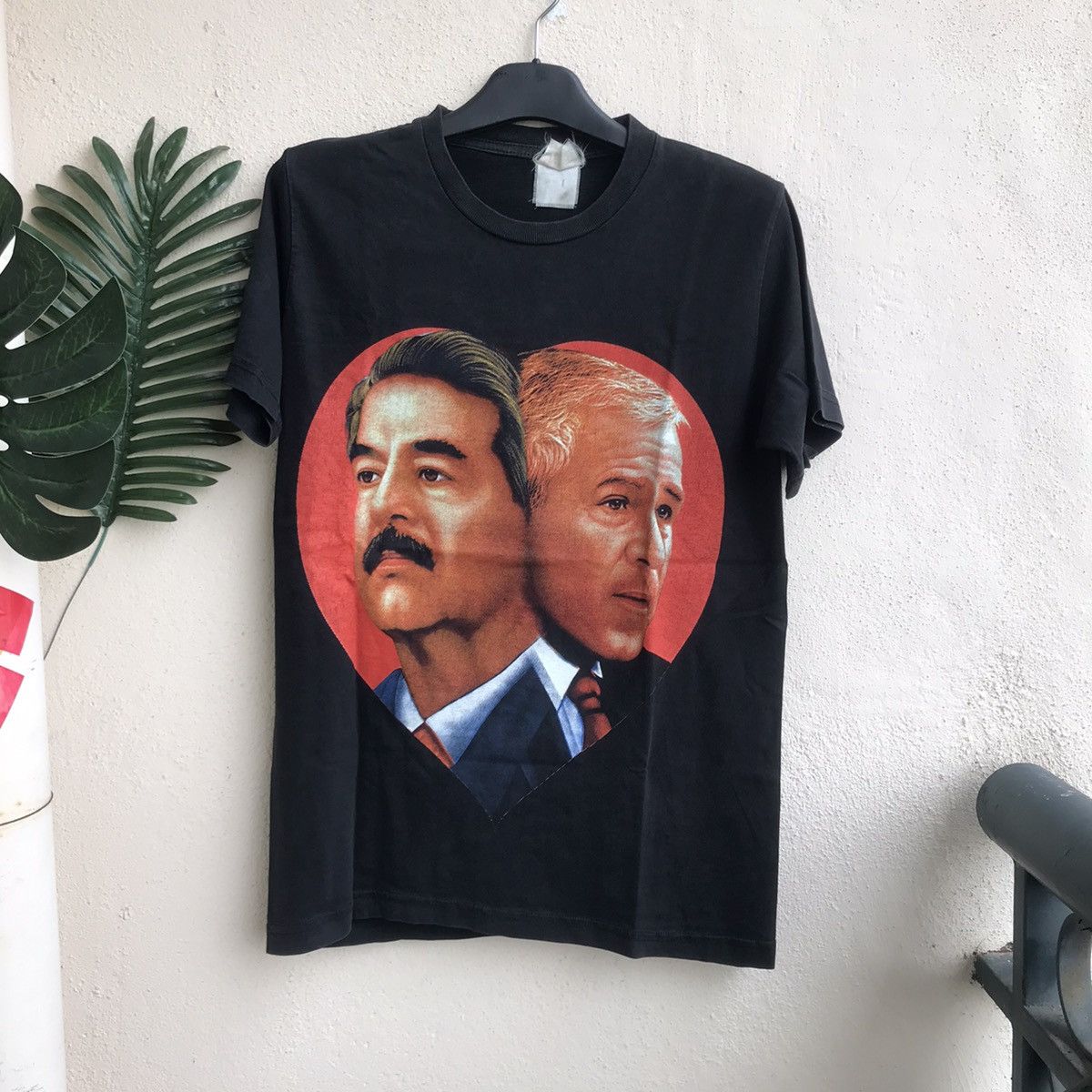 image of Vintage Saddam Vs Bush in Black, Men's (Size Medium)