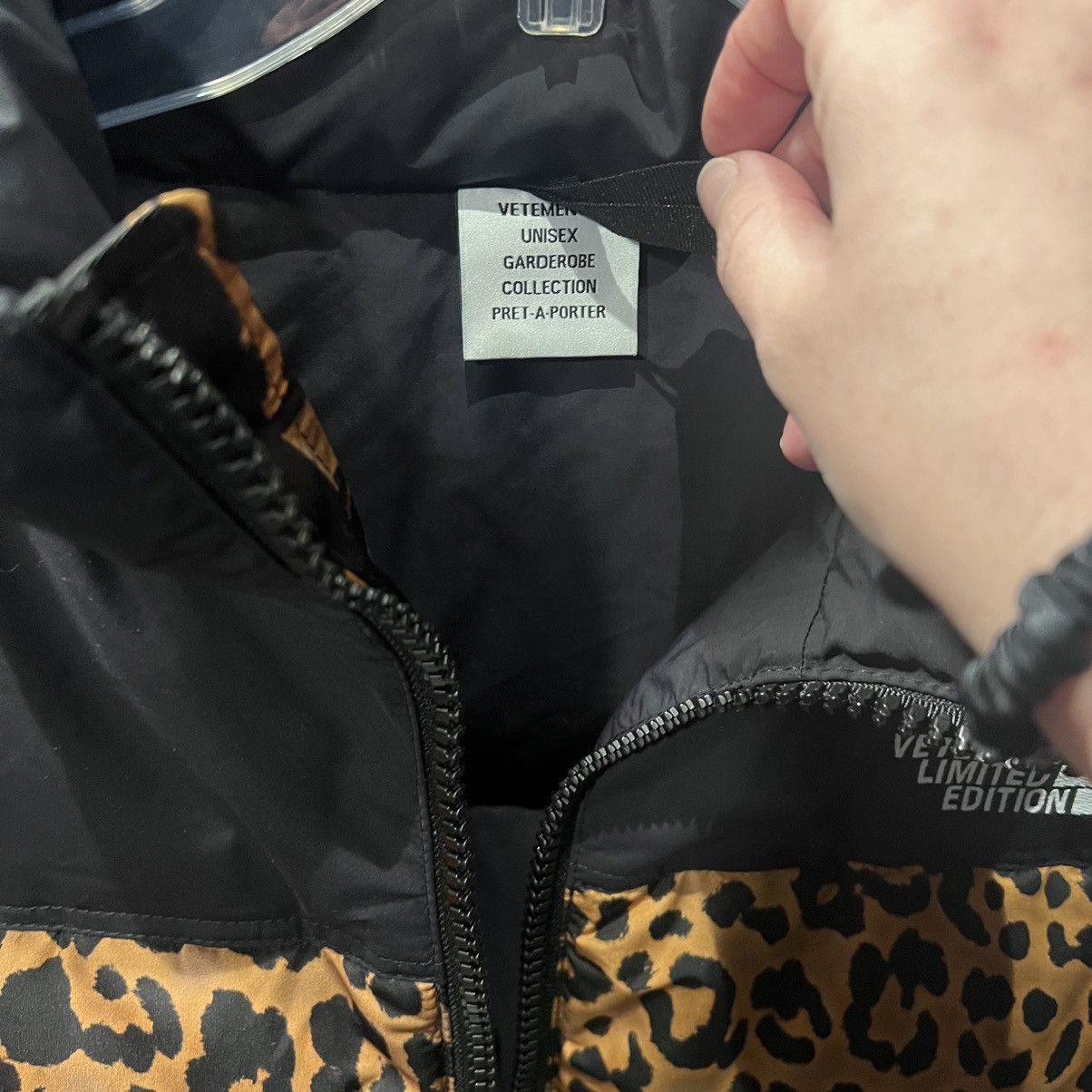 Vetements Vetements Logo Limited Edition Leopard Puffer Jacket Coat Size US M / EU 48-50 / 2 - 7 Thumbnail