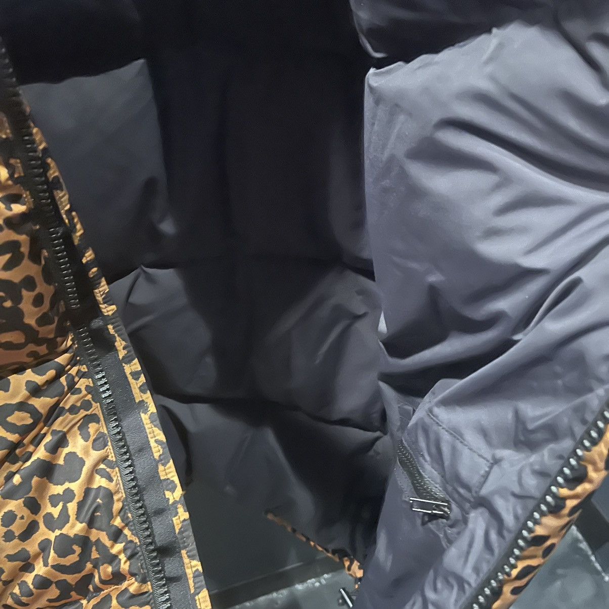 Vetements Vetements Logo Limited Edition Leopard Puffer Jacket Coat Size US M / EU 48-50 / 2 - 8 Thumbnail