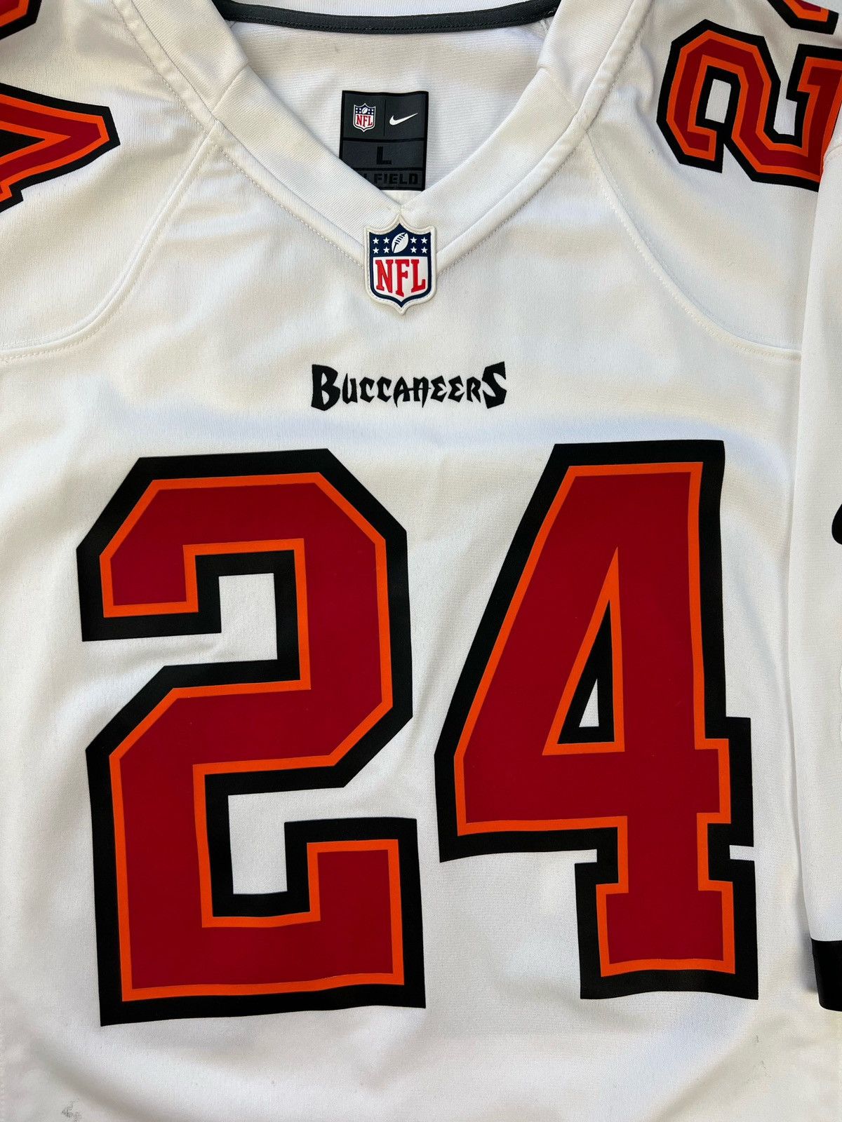 NFL Tampa bay Buccaneers Tom Brady Jersey 24 revis Size US L / EU 52-54 / 3 - 6 Thumbnail
