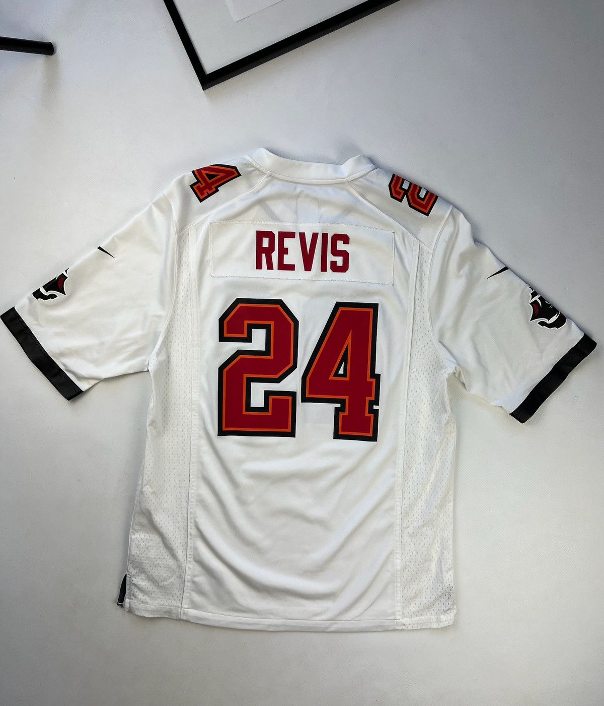 NFL Tampa bay Buccaneers Tom Brady Jersey 24 revis Size US L / EU 52-54 / 3 - 3 Thumbnail