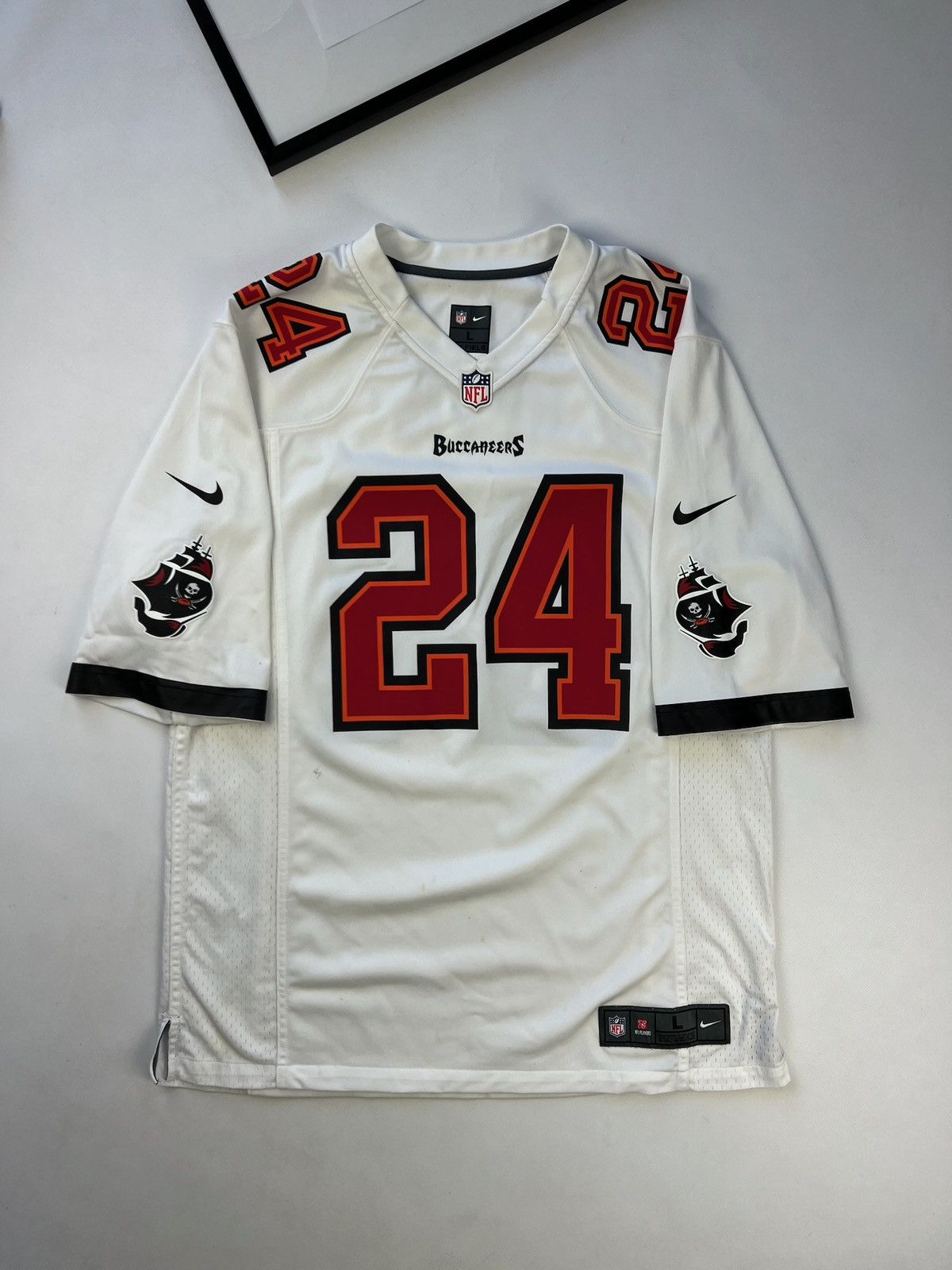 NFL Tampa bay Buccaneers Tom Brady Jersey 24 revis Size US L / EU 52-54 / 3 - 1 Thumbnail
