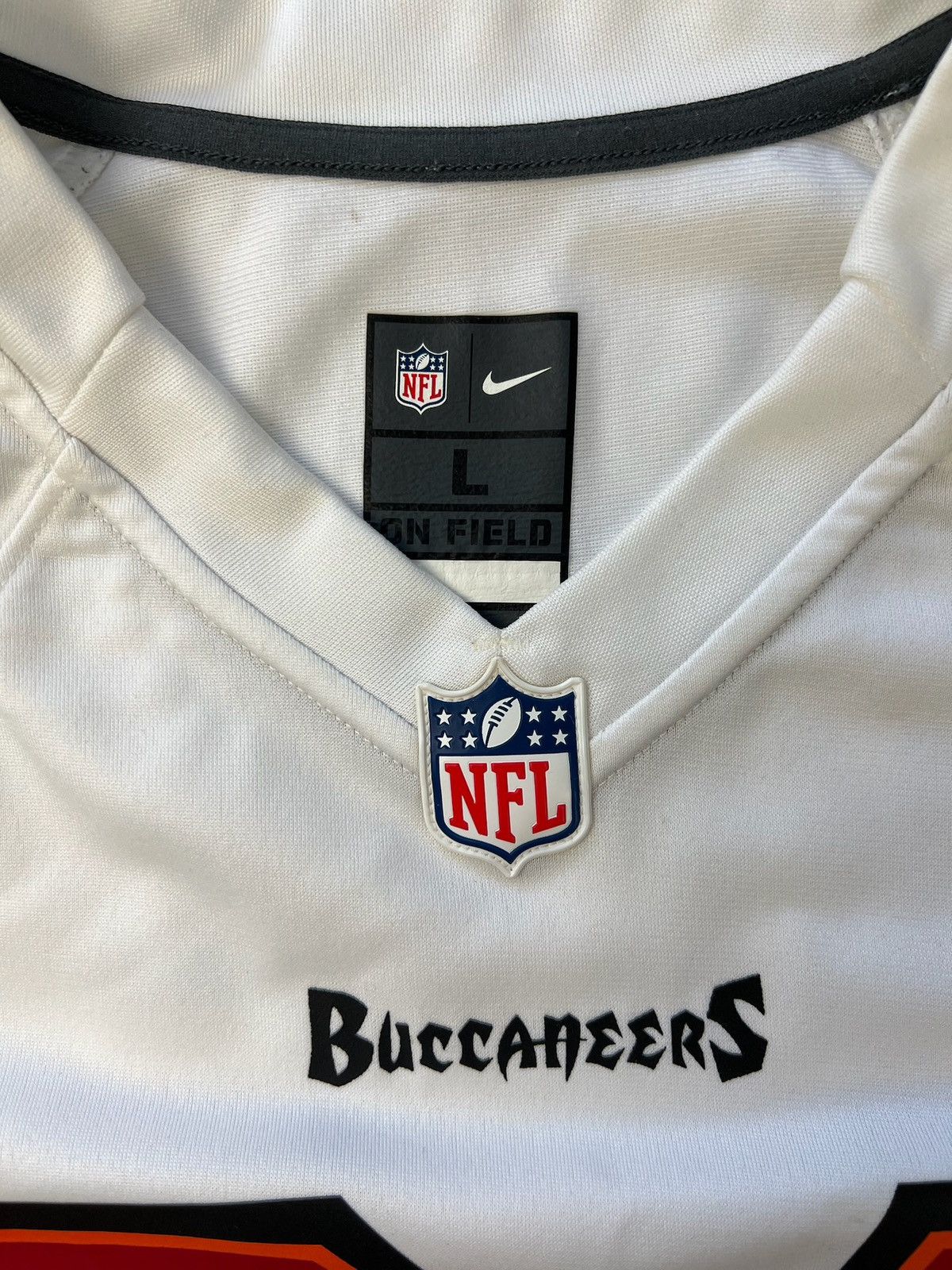 NFL Tampa bay Buccaneers Tom Brady Jersey 24 revis Size US L / EU 52-54 / 3 - 7 Thumbnail