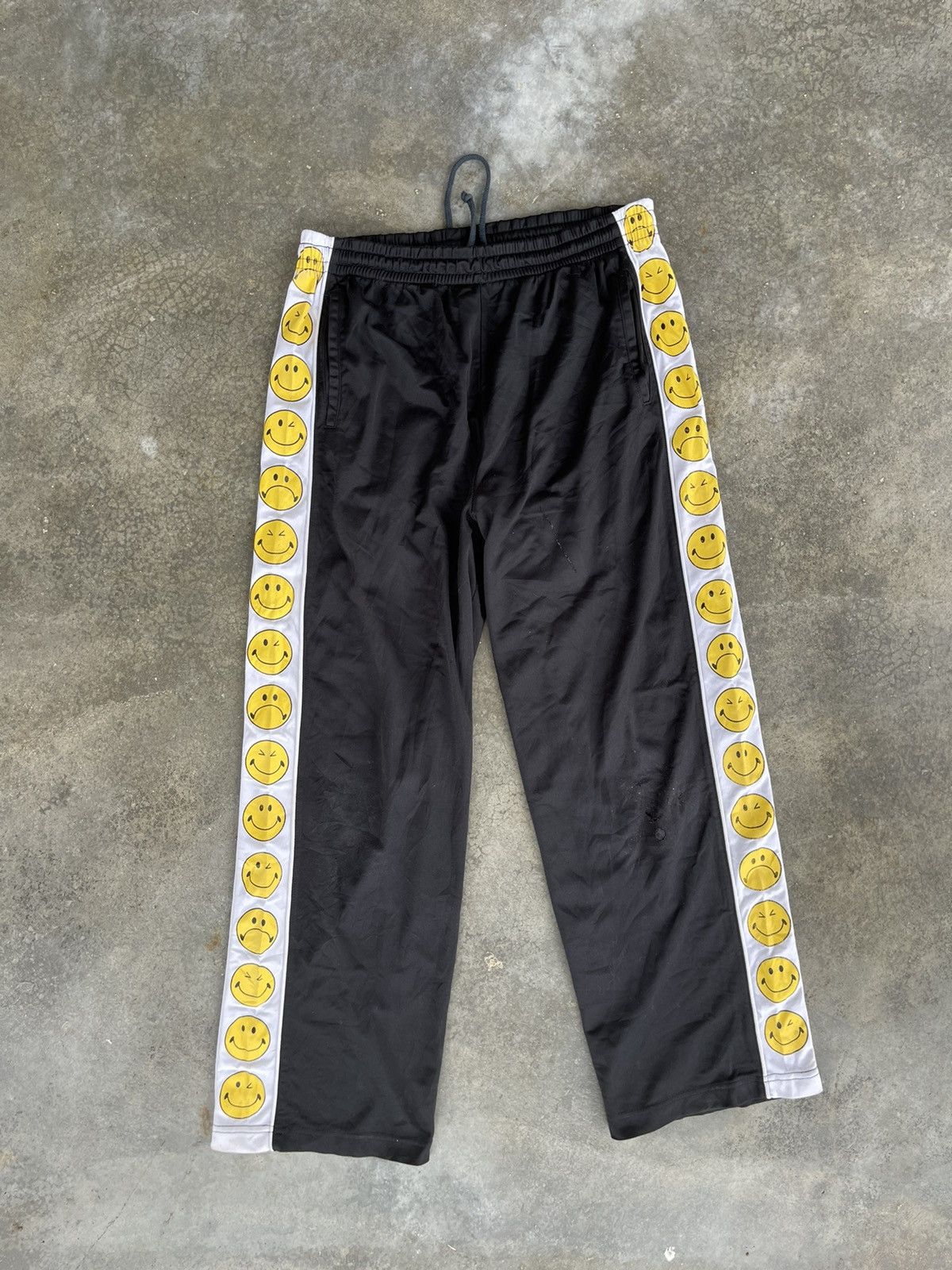 Japanese Brand 90’s SMILEY STREETWEAR TRACKPANTS JAPAN Size US 31 - 4 Thumbnail
