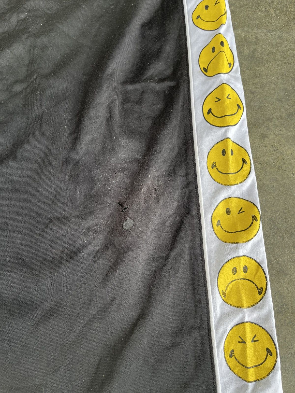 Japanese Brand 90’s SMILEY STREETWEAR TRACKPANTS JAPAN Size US 31 - 5 Thumbnail