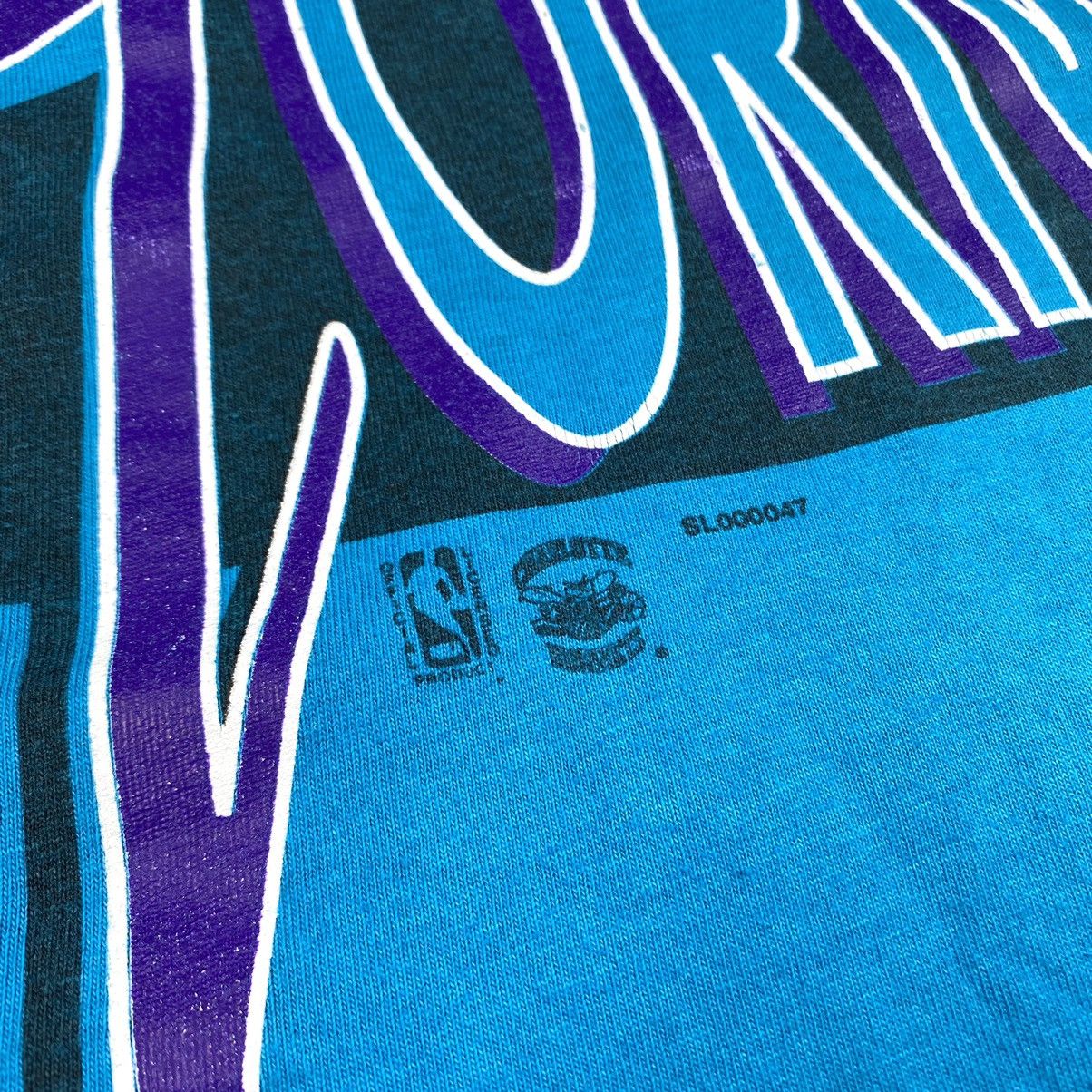 MLB 90’s Vintage Charlotte Hornets T Shirt NBA by Salem Made USA Size US XL / EU 56 / 4 - 4 Thumbnail