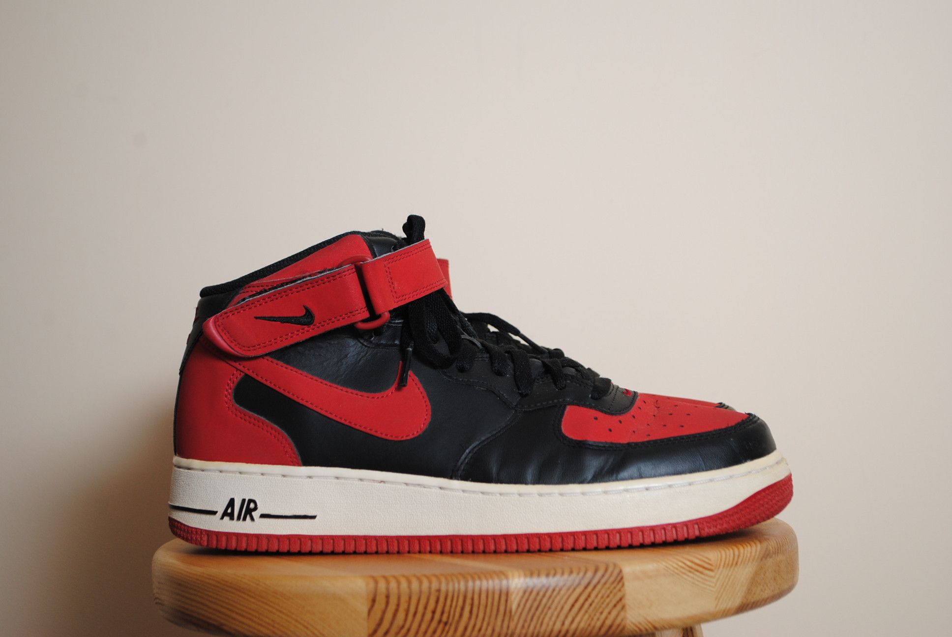 Nike Air Force Mid Bred Size US 10/ EU 44