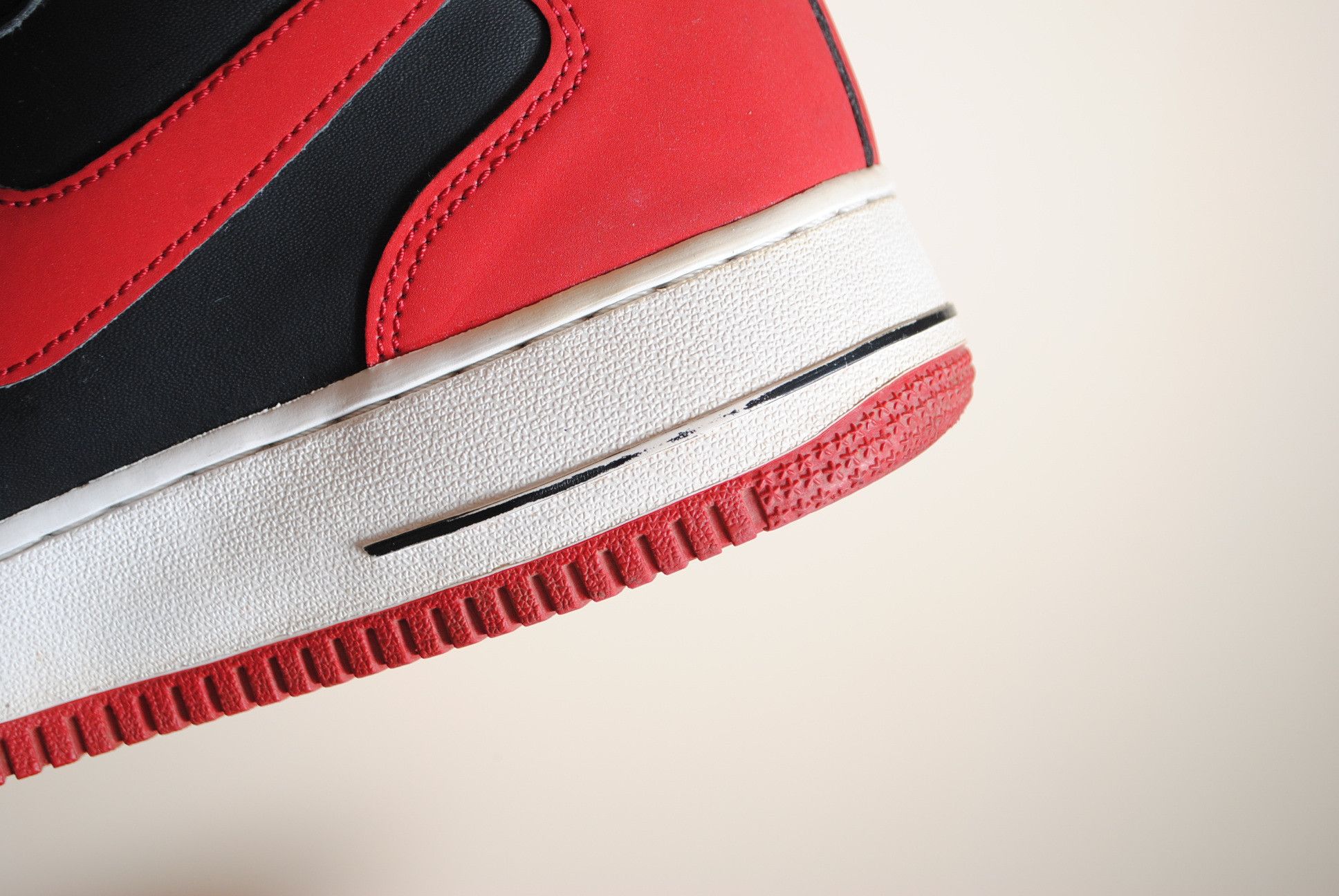 Nike Air Force Mid Bred Size US 10/ EU 44