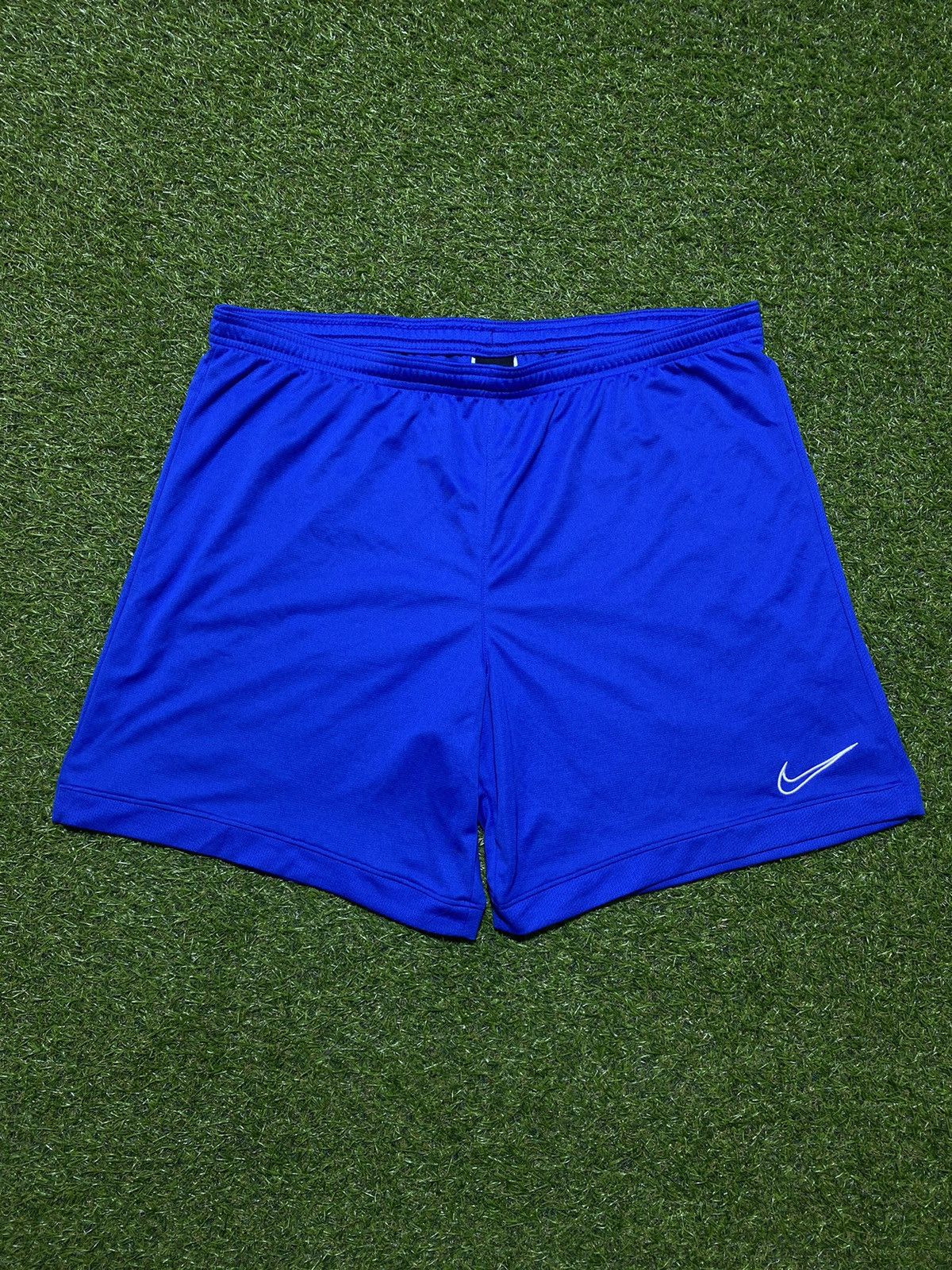 Nike Vintage Nike shorts streetwear swoosh casual y2k size XXL Size US 38 / EU 54 - 1 Thumbnail