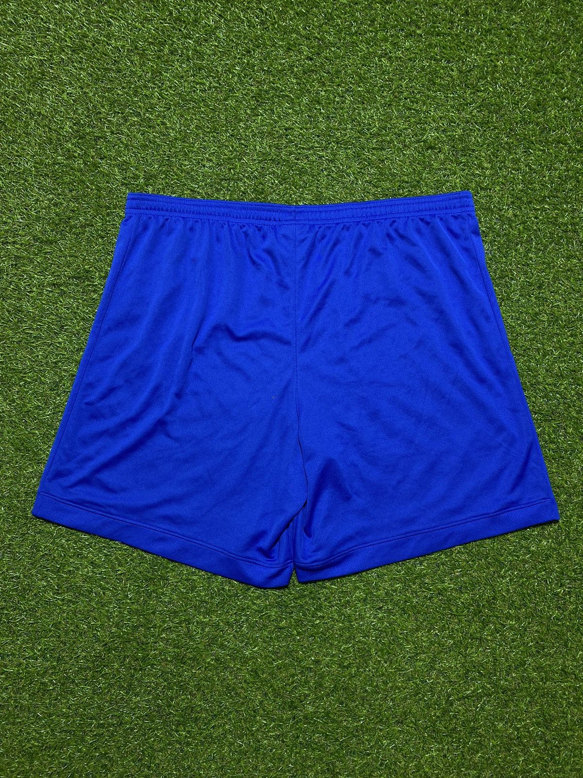 Nike Vintage Nike shorts streetwear swoosh casual y2k size XXL Size US 38 / EU 54 - 2 Thumbnail