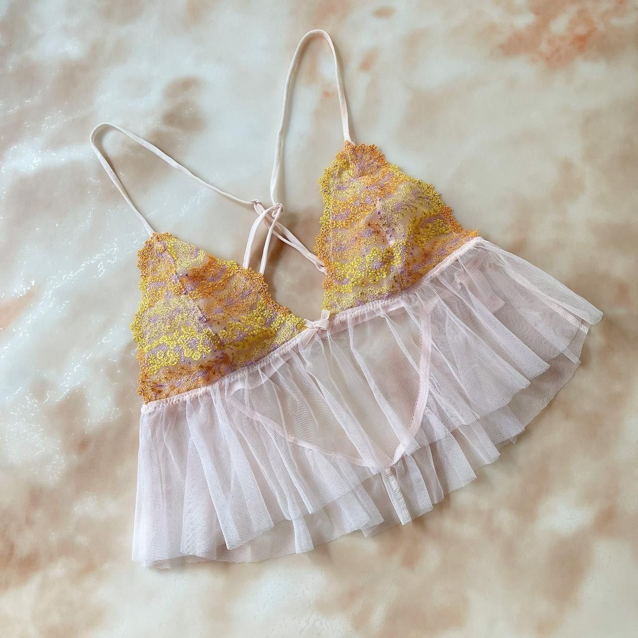Victoria's Secret VS pink orange floral embroidered mesh sheer cami top size M Size M / US 6-8 / IT 42-44 - 1 Thumbnail