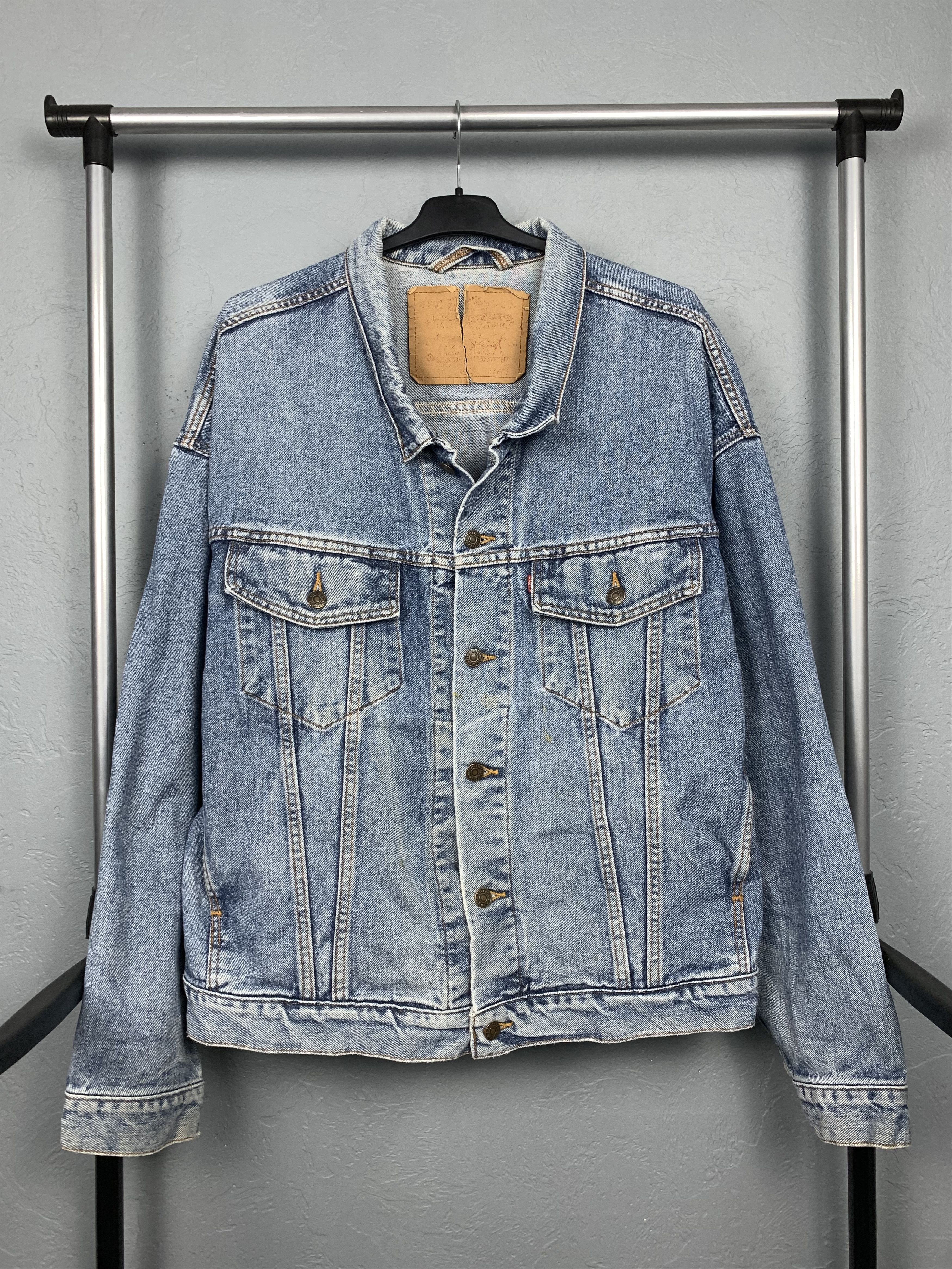 Levi's Vintage Levis Distressed Denim Jacket Jeans Made in USA Size US L / EU 52-54 / 3 - 1 Thumbnail