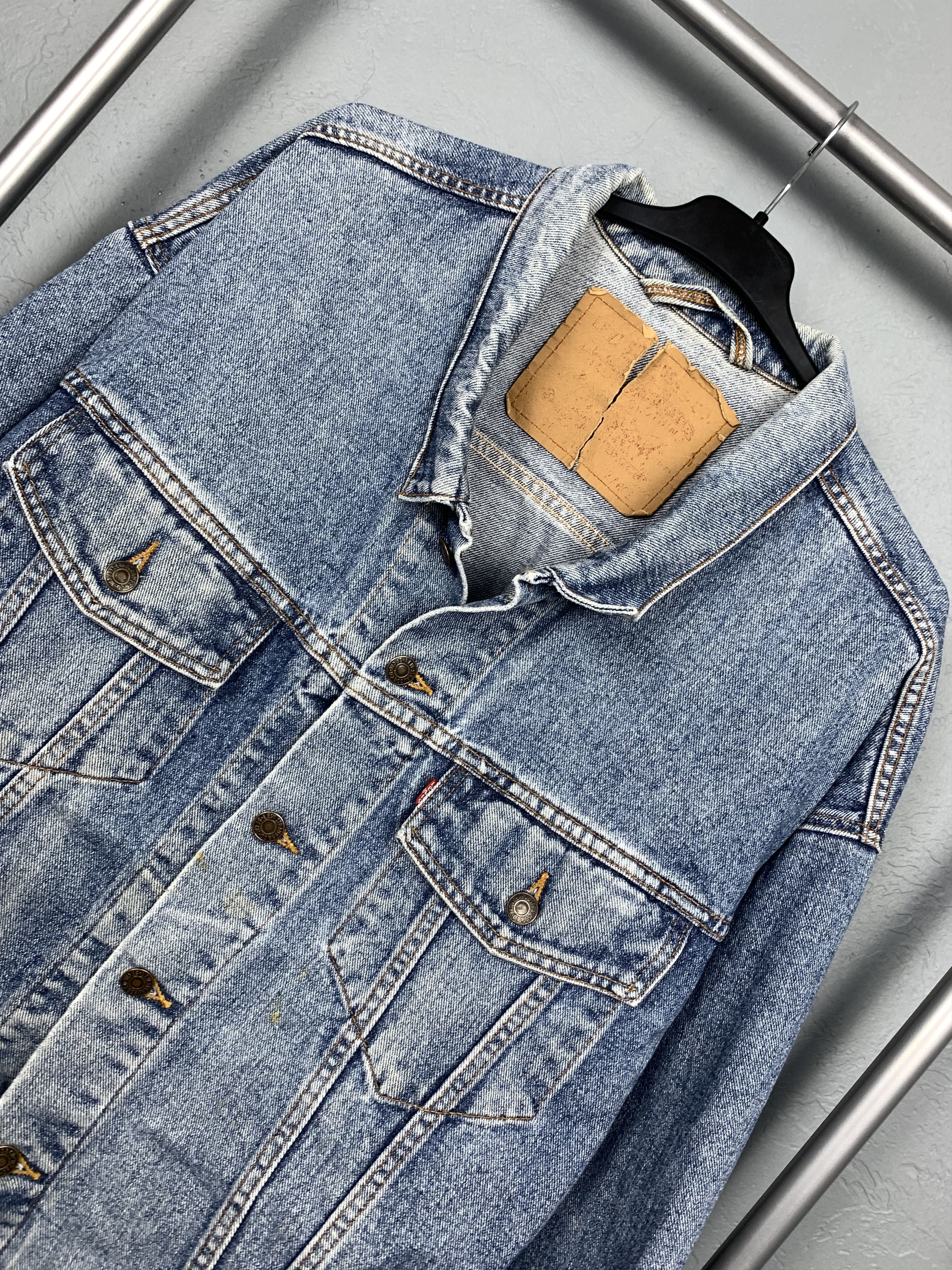 Levi's Vintage Levis Distressed Denim Jacket Jeans Made in USA Size US L / EU 52-54 / 3 - 2 Thumbnail