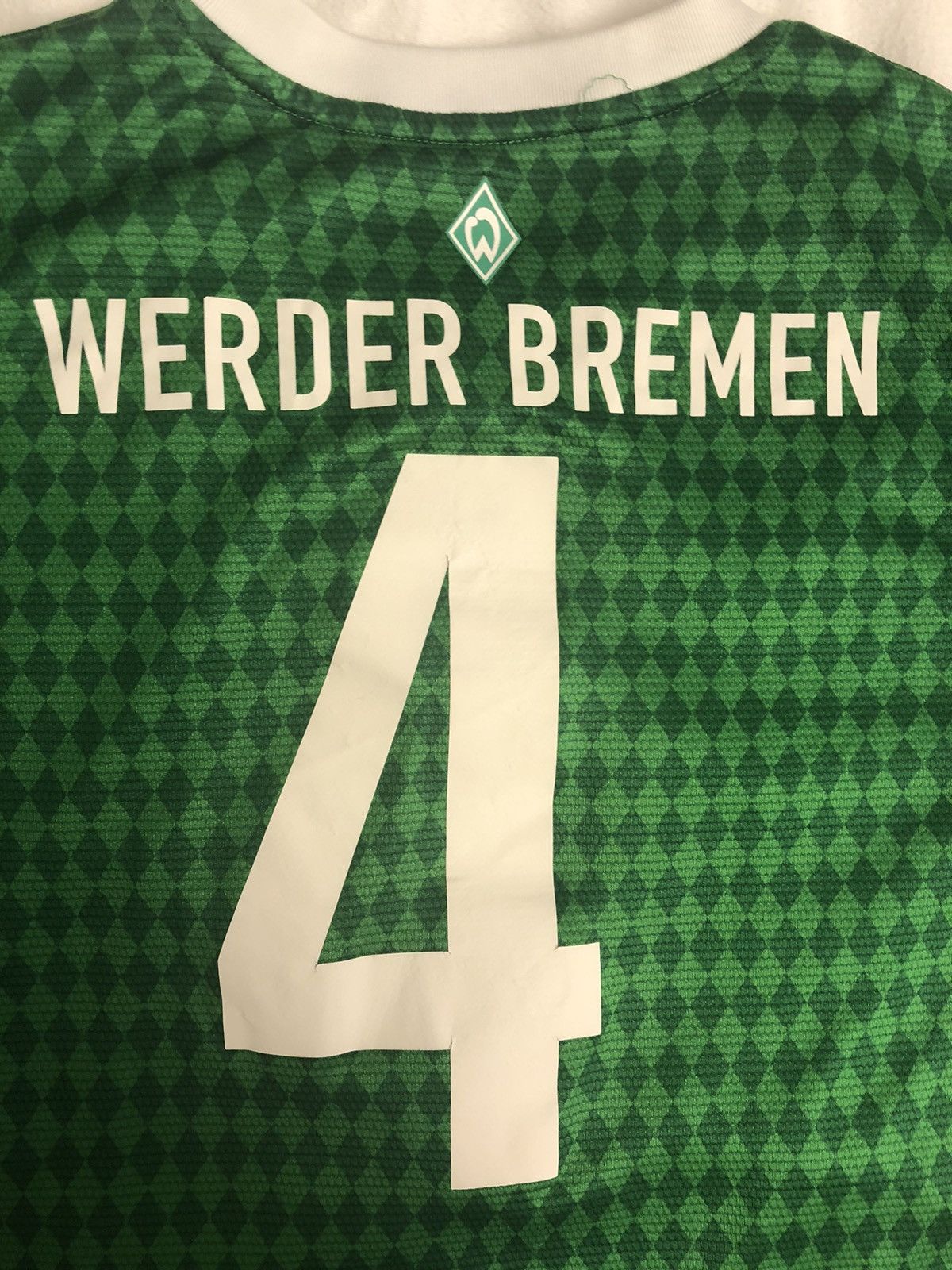 Nike NIKE WERDEN BREMEN #4 CLASSIC QUALITY SOCCER JERSEY Size US S / EU 44-46 / 1 - 4 Thumbnail
