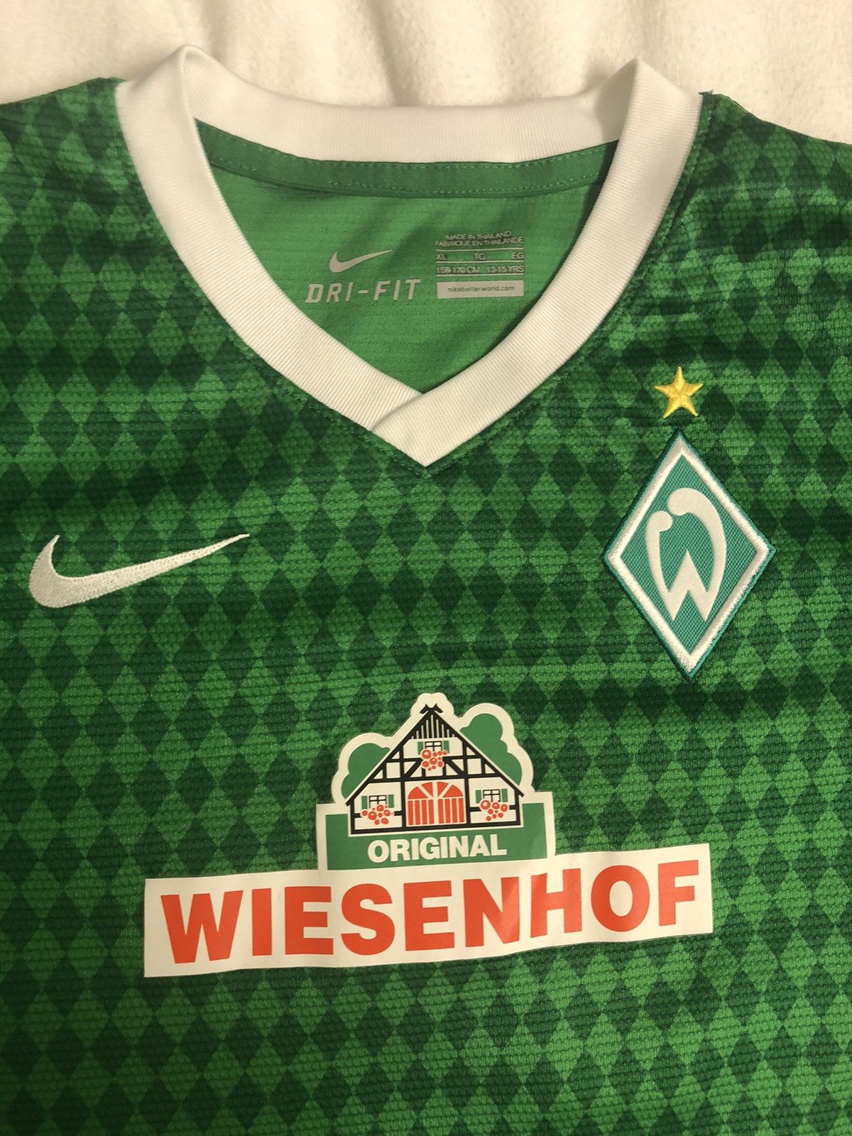 Nike NIKE WERDEN BREMEN #4 CLASSIC QUALITY SOCCER JERSEY Size US S / EU 44-46 / 1 - 3 Thumbnail