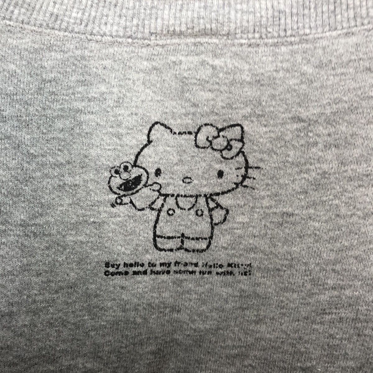 Cartoon Network Sesame Street X Hello Kitty Grey Sweatshirt vintage #454B Size L / US 10 / IT 46 - 10 Thumbnail
