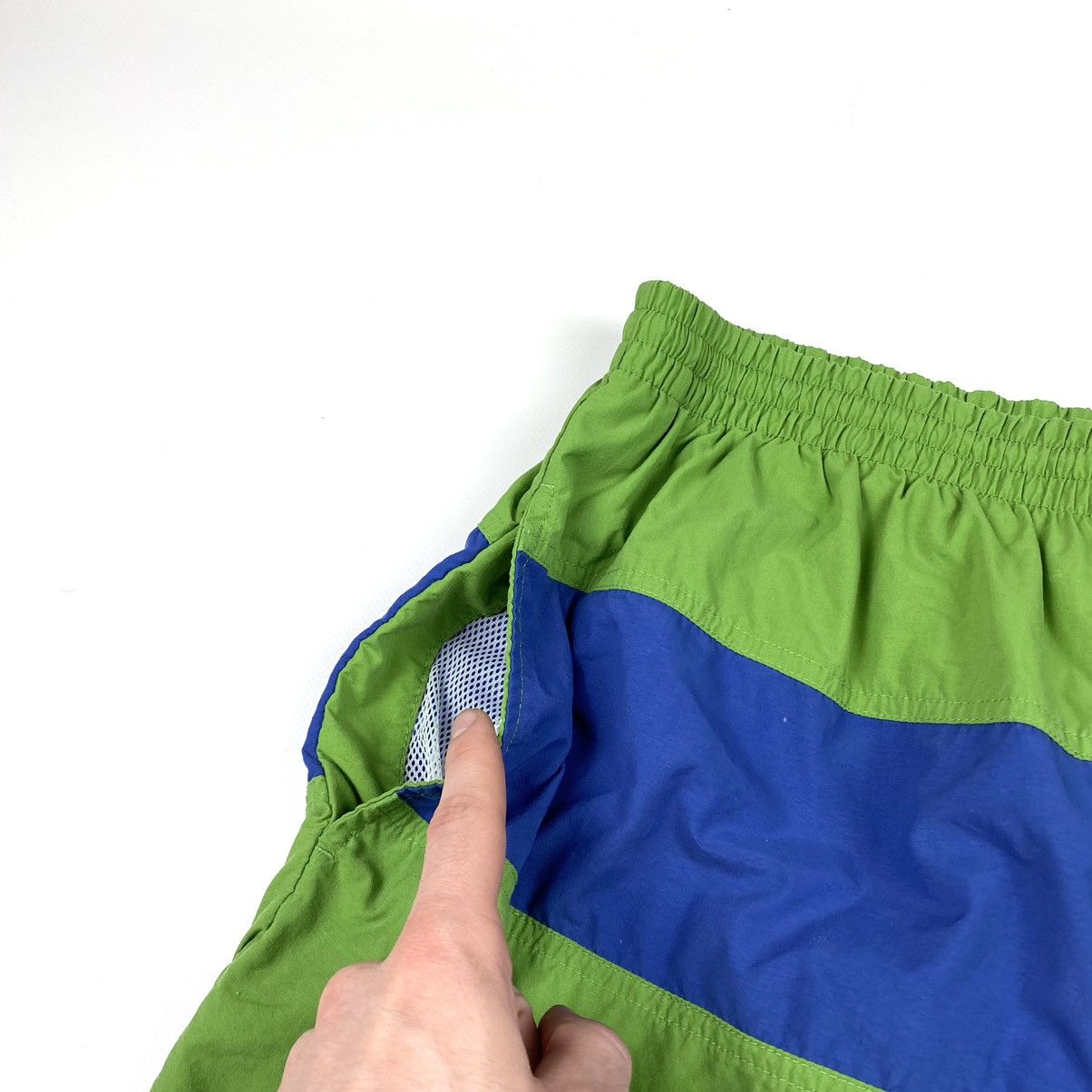 Nike 90’s Vintage Nike Shorts Big Logo Swoosh Travis Scott Style Size US 34 / EU 50 - 7 Thumbnail