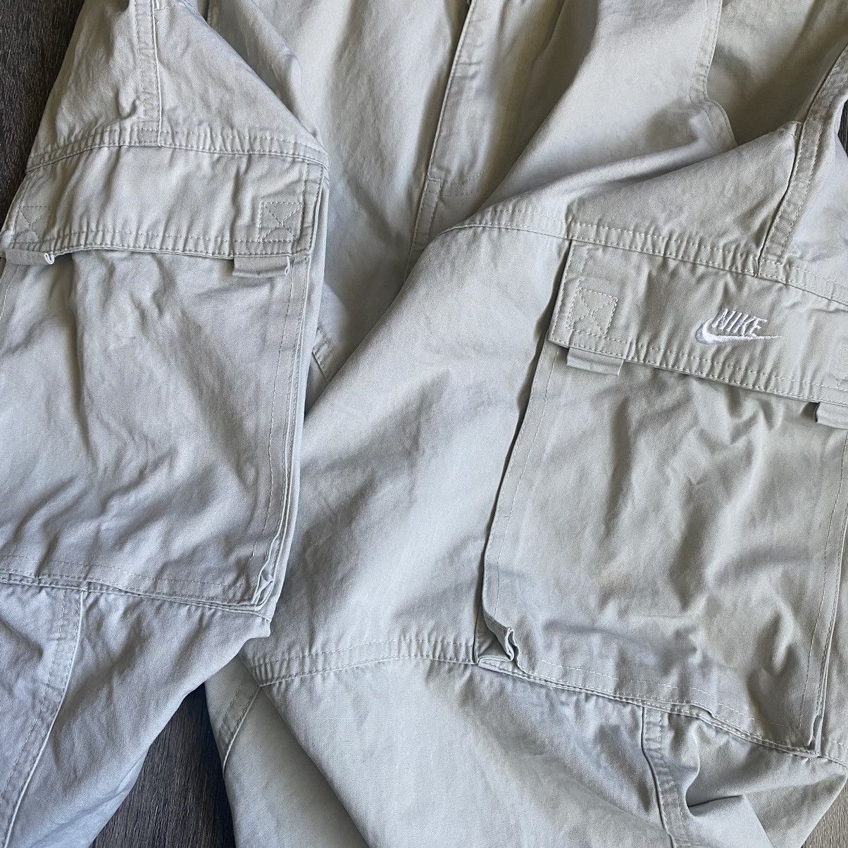 Nike Vintage 2000s Nike Basic Swoosh Logo Cargo Khaki Shorts Size US 28 / EU 44 - 4 Thumbnail