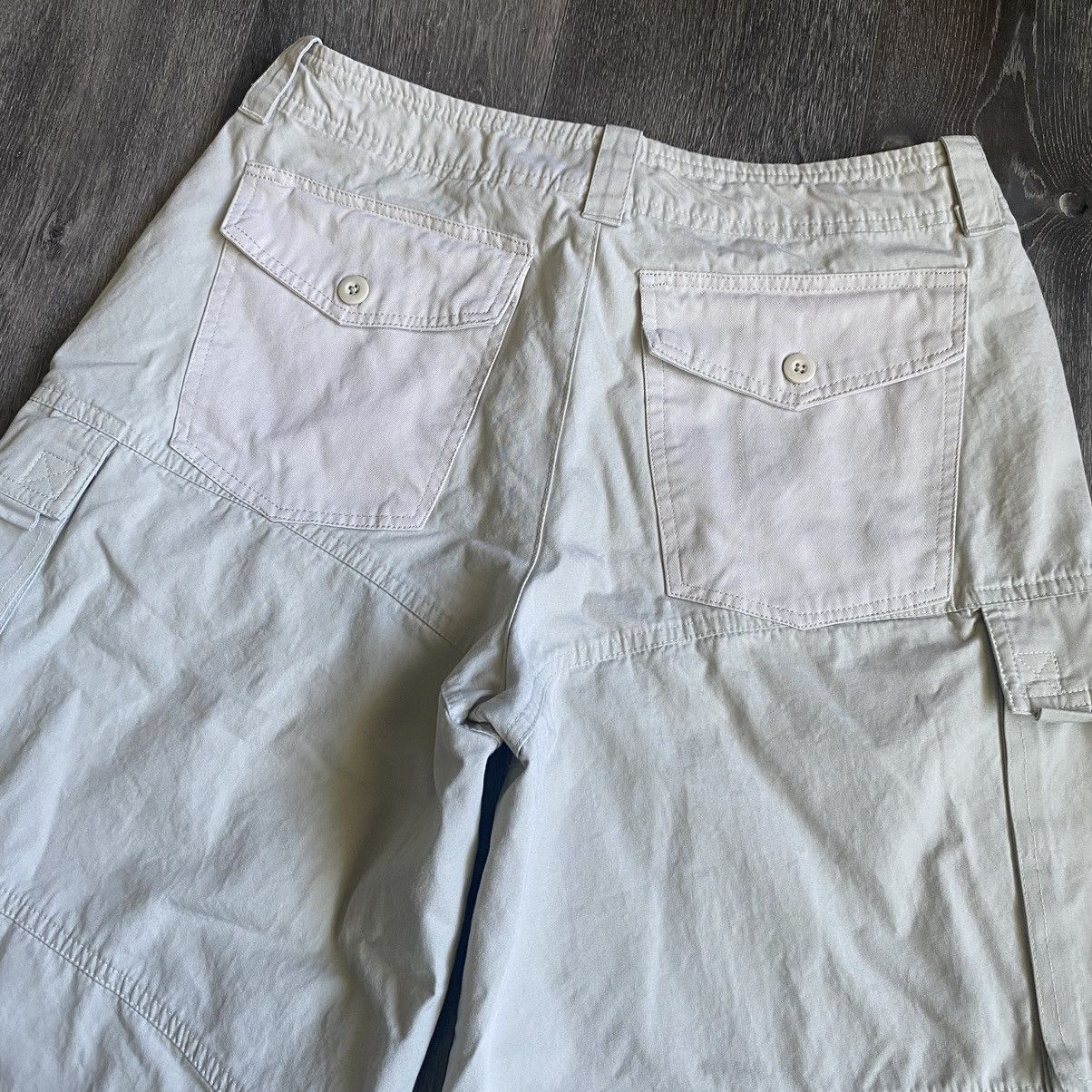 Nike Vintage 2000s Nike Basic Swoosh Logo Cargo Khaki Shorts Size US 28 / EU 44 - 3 Thumbnail
