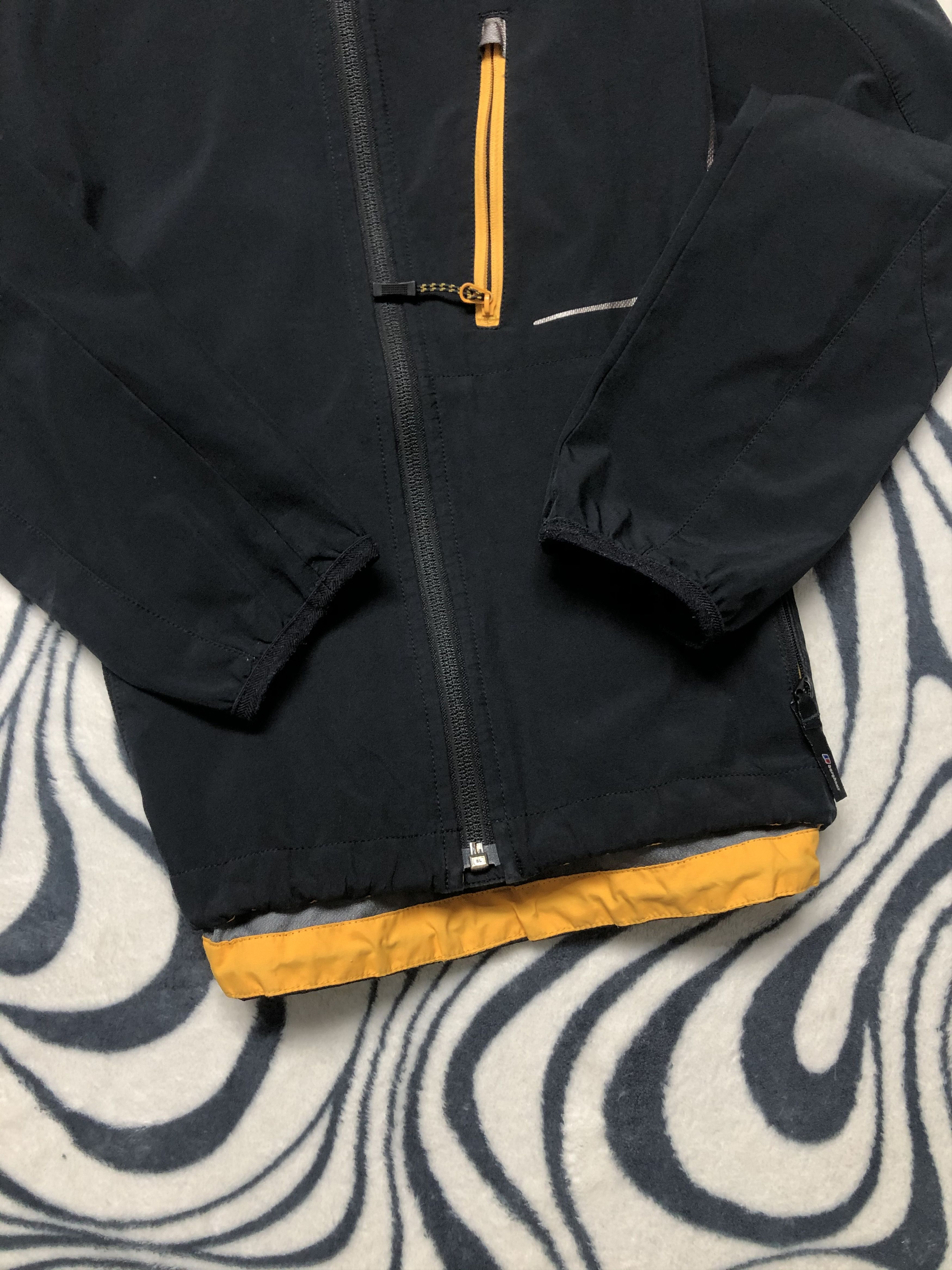 Berghaus Berghaus Sella Windstopper Mens Jacket Size US S / EU 44-46 / 1 - 3 Thumbnail