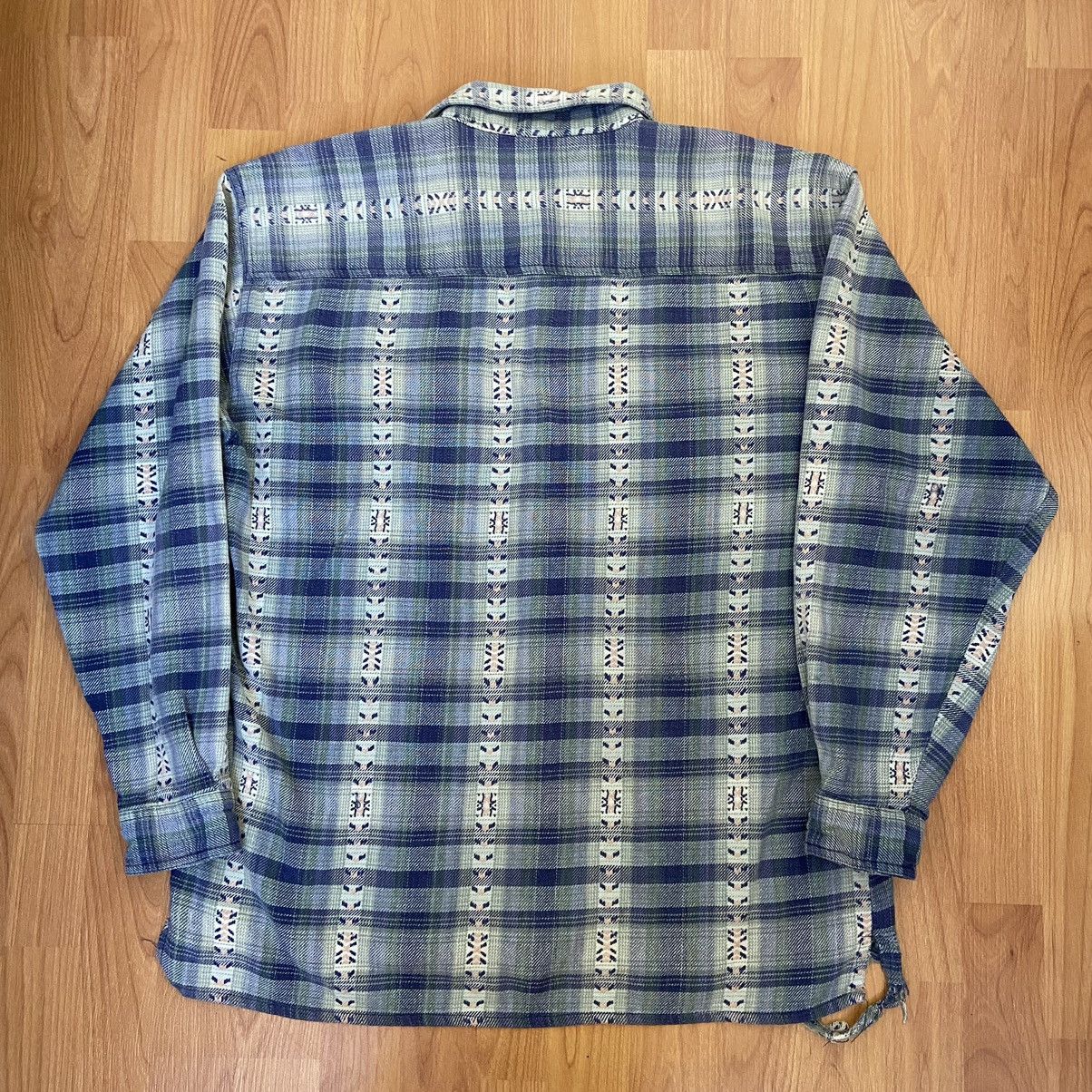 Anchor Blue Vintage Naturally Distressed Button Up Shirt L