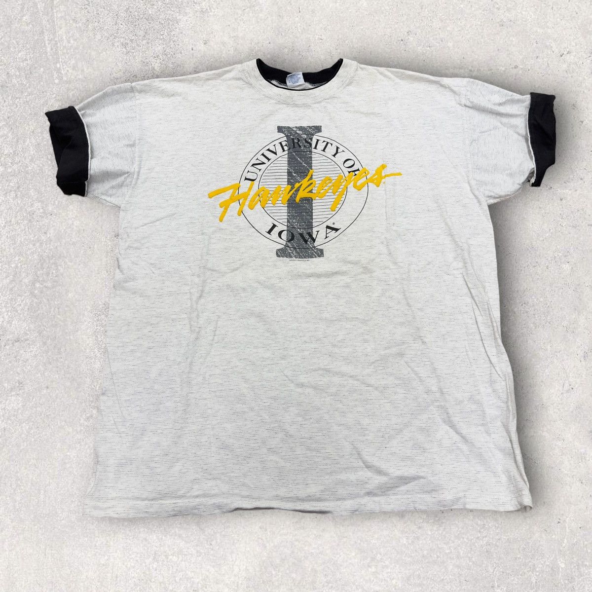 Vintage Iowa Hawkeyes tee