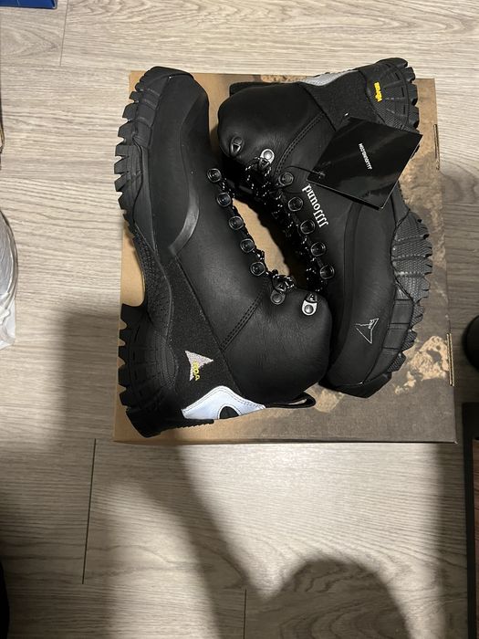 Jjjjound ROA the Andreas Jjjjound black reflective hiking