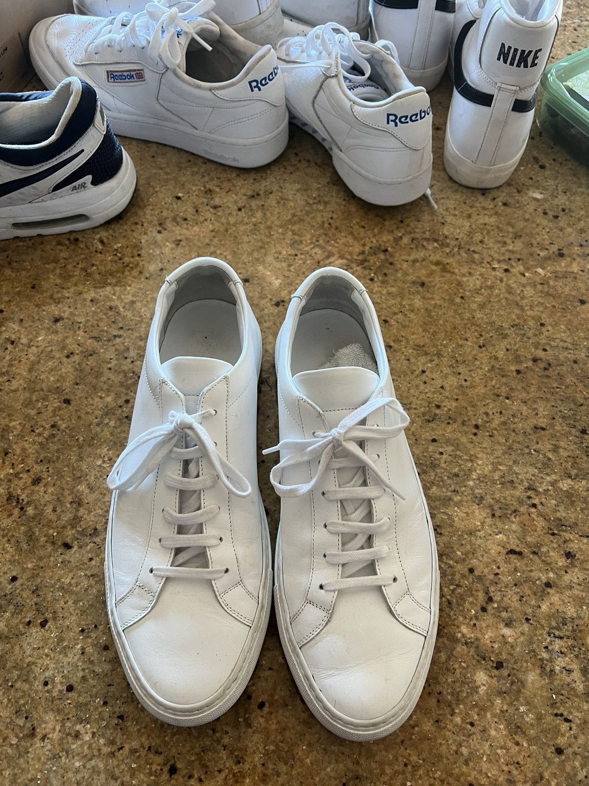 Common Projects Common Projects Achilles Low White Leather 9/10 Size US 9 / EU 42 - 1 Thumbnail