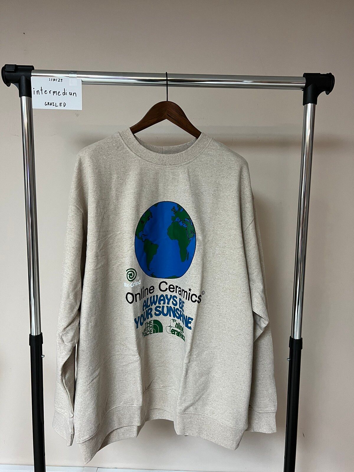 The North Face Online Ceramics The North Face Globe Crewneck White Regrind  | Grailed